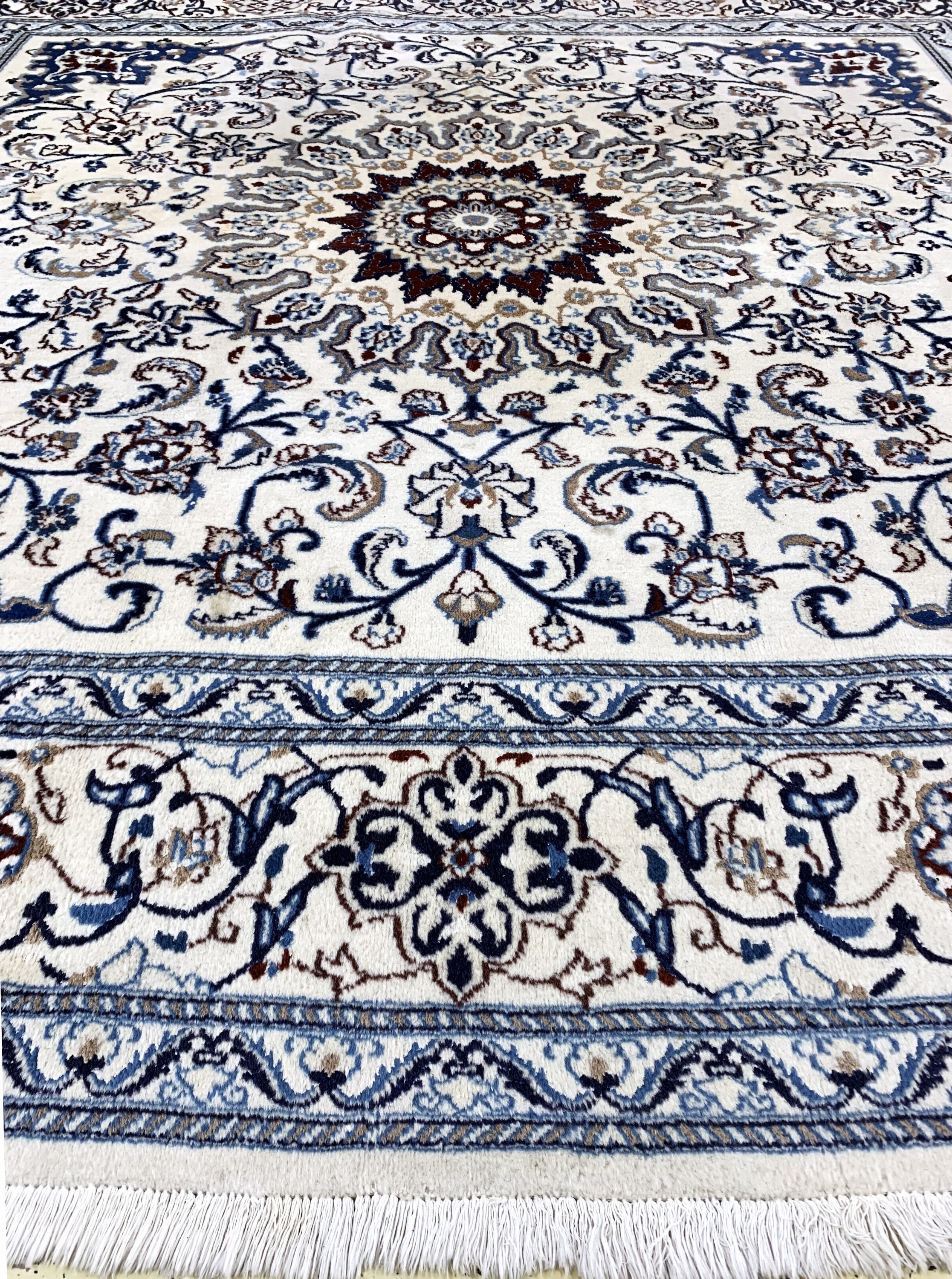 Detail f: Nain, Persien, Ende 20.Jhd, Wolle auf Baumwolle, ca. 236 x 244 cm, EHZ: 2