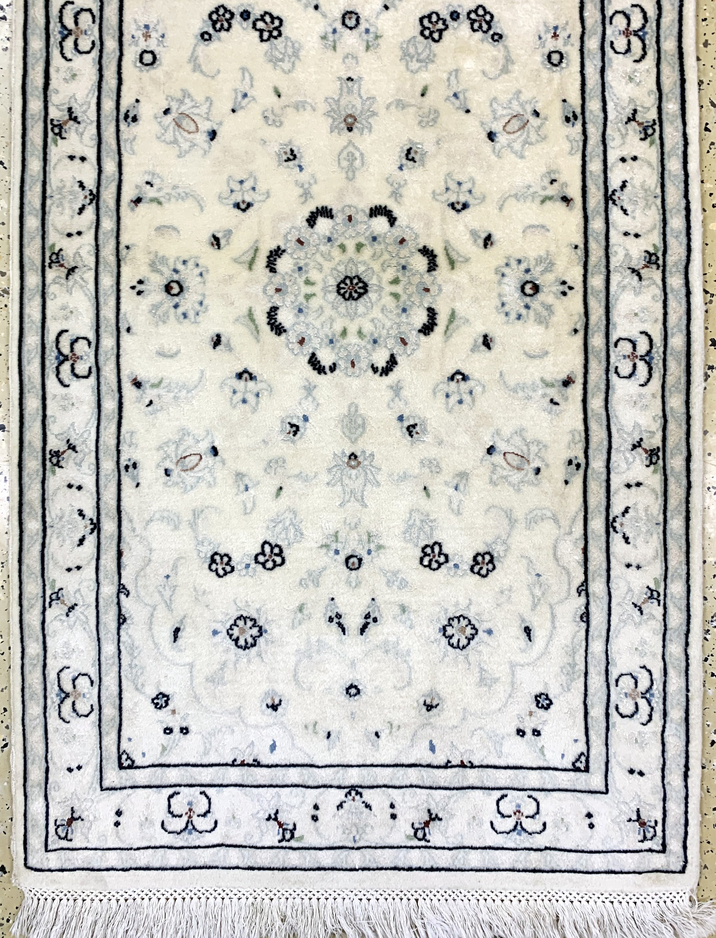 Detail c: Nain fein(9 La), Persien, Ende 20.Jhd, Korkwolle mit Seide, ca. 300 x 83 cm, EHZ: 2