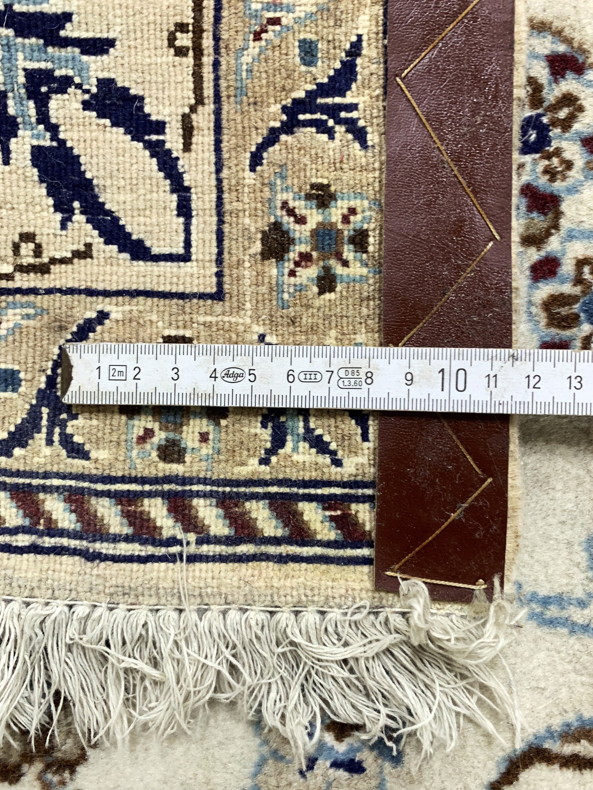 Detail g: Nain fein(9 La), Persien, Ende 20.Jhd, Korkwolle mit Seide, ca. 250 x 160 cm, EHZ: 2
