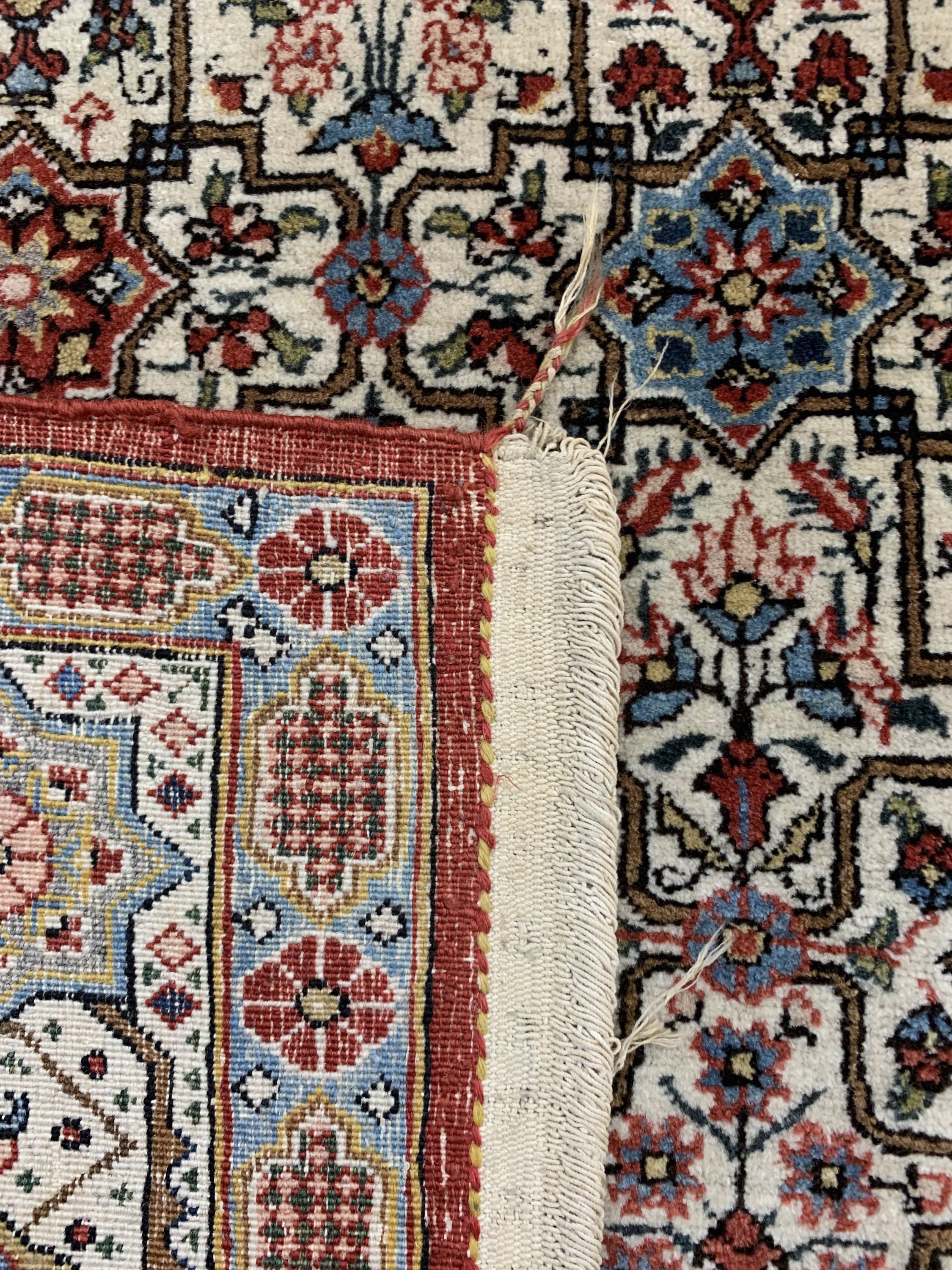 Detail f: Ghom Kork, Persien, Mitte 20.Jhd, Korkwolleauf Baumwolle, ca. 214 x 140 cm, EHZ: 2