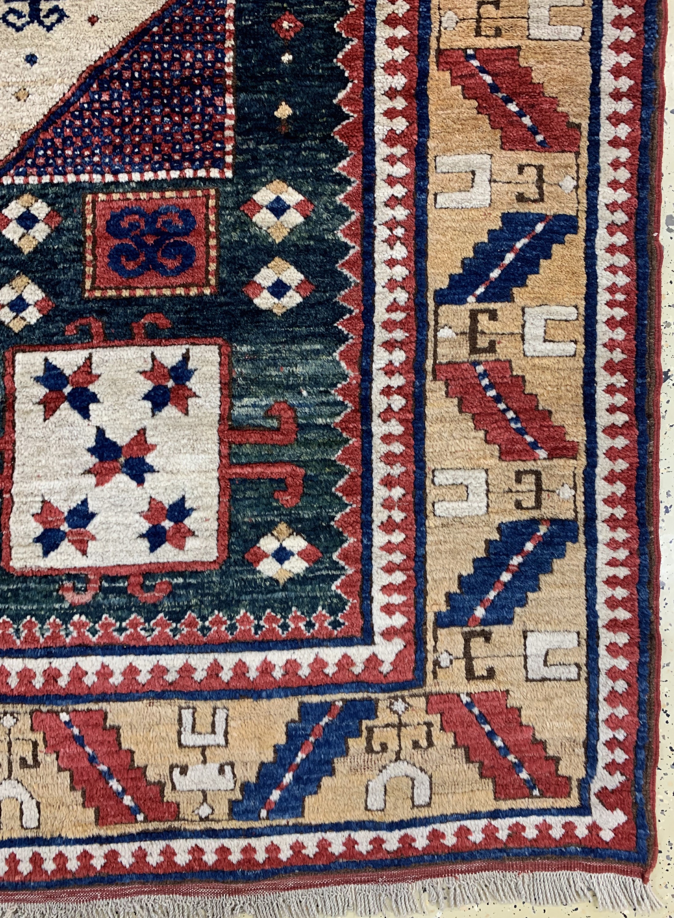 Detail a: "Karachoph"Kazak antik, Kaukasus, Ende 19.Jhd, Wolle auf Wolle, ca. 245 x 180 cm, EHZ: 2 (fachkundig restauriert)