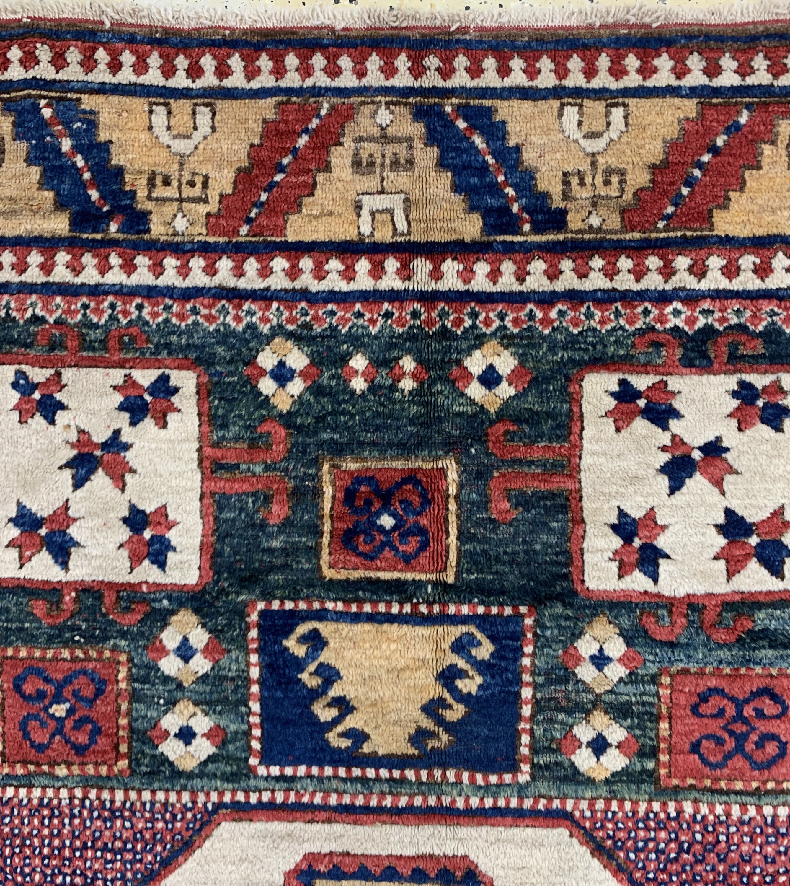Detail f: "Karachoph"Kazak antik, Kaukasus, Ende 19.Jhd, Wolle auf Wolle, ca. 245 x 180 cm, EHZ: 2 (fachkundig restauriert)