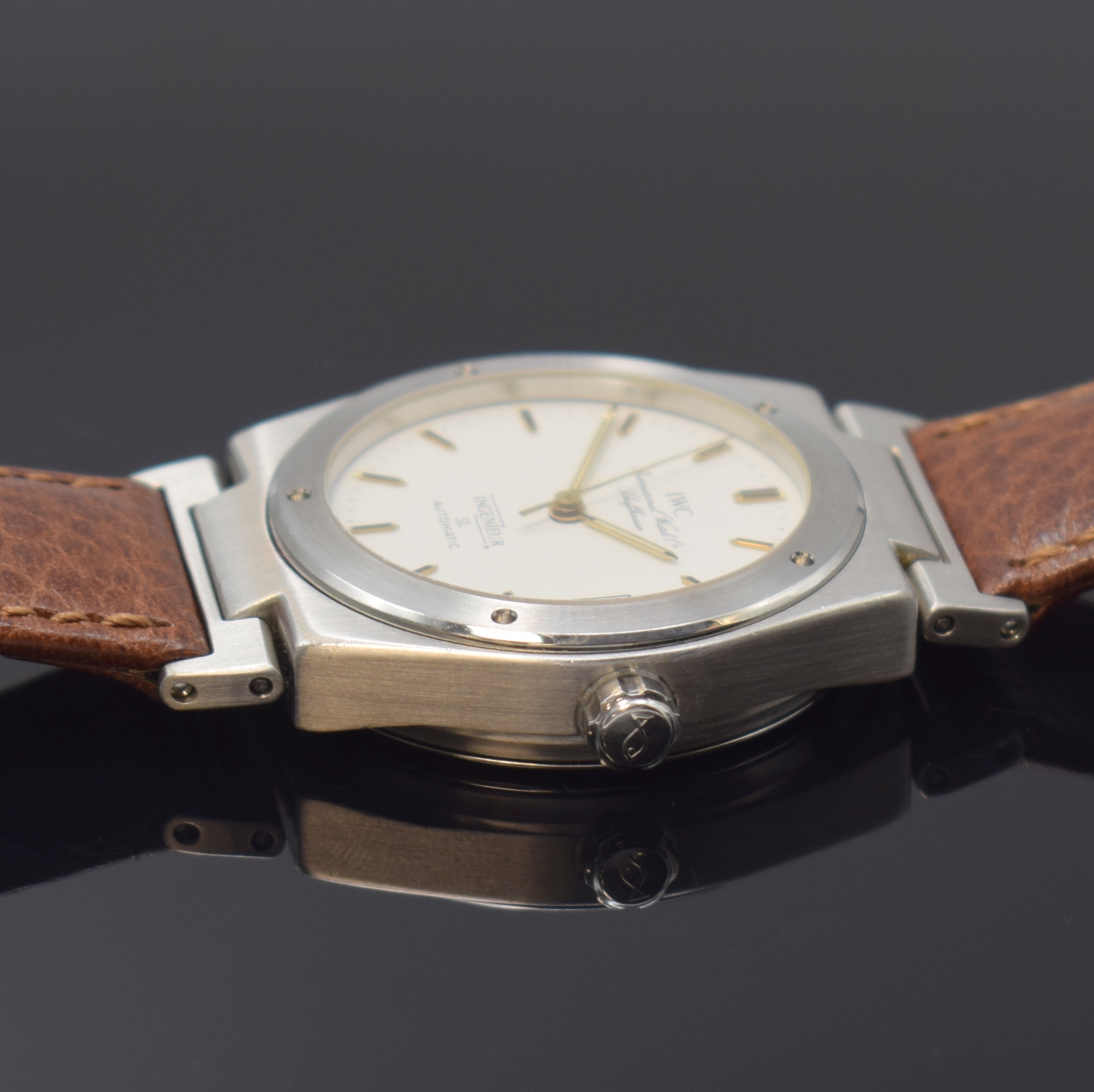 Detail b: IWC Ingenieur SL Herrenarmbanduhr in Stahl Referenz 3505, Schweiz 1980er Jahre, Automatik, satin. Geh., Boden und Krone verschr., verg. ...