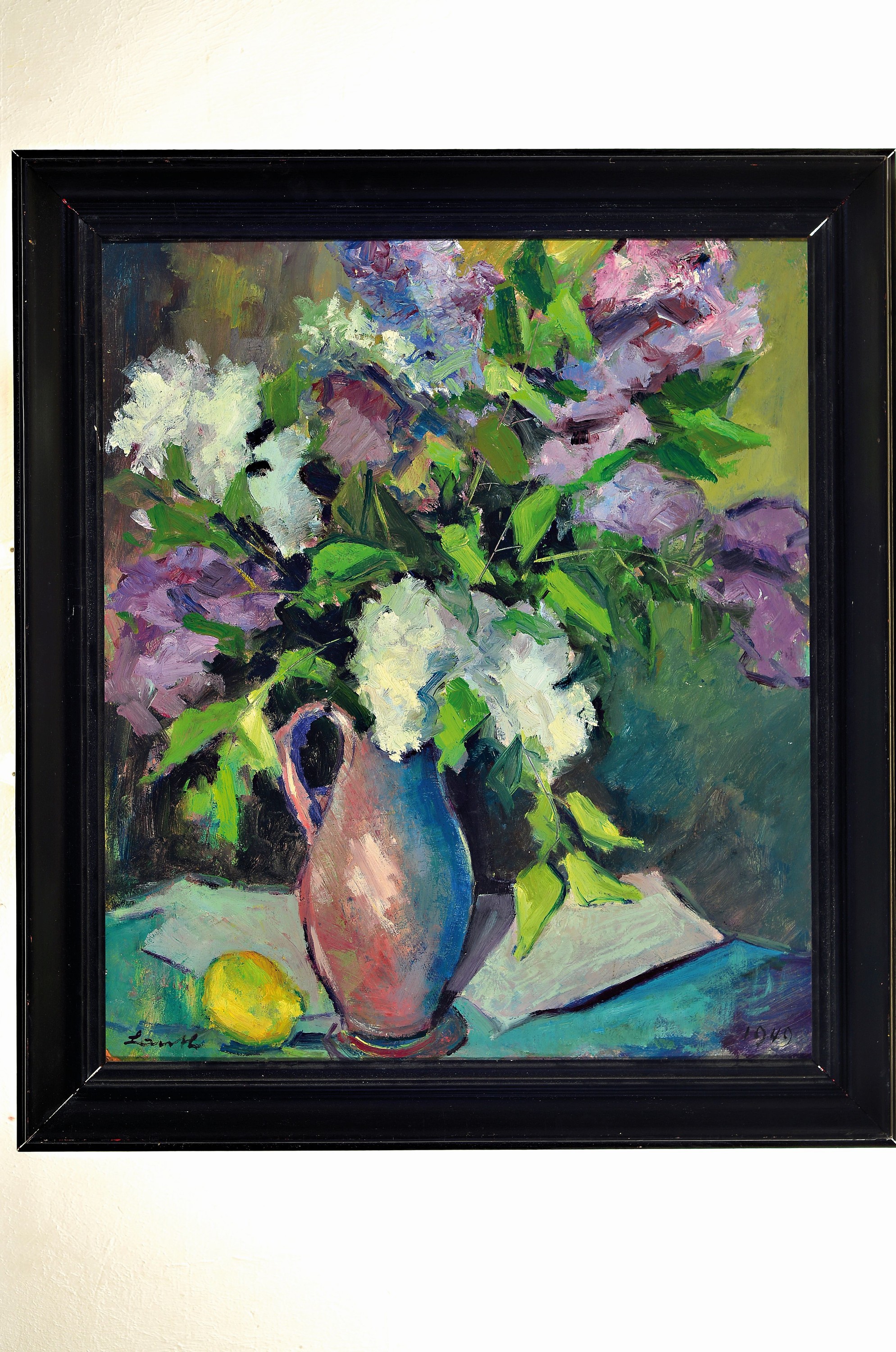 Detail k: Robert Lauth, 1896-1985 Ludwigshafen, Blumenstillleben mit Flieder, singniert und datiert 1949, Öl/Masonit, 70x60cm, Rahmen 82x72 cm