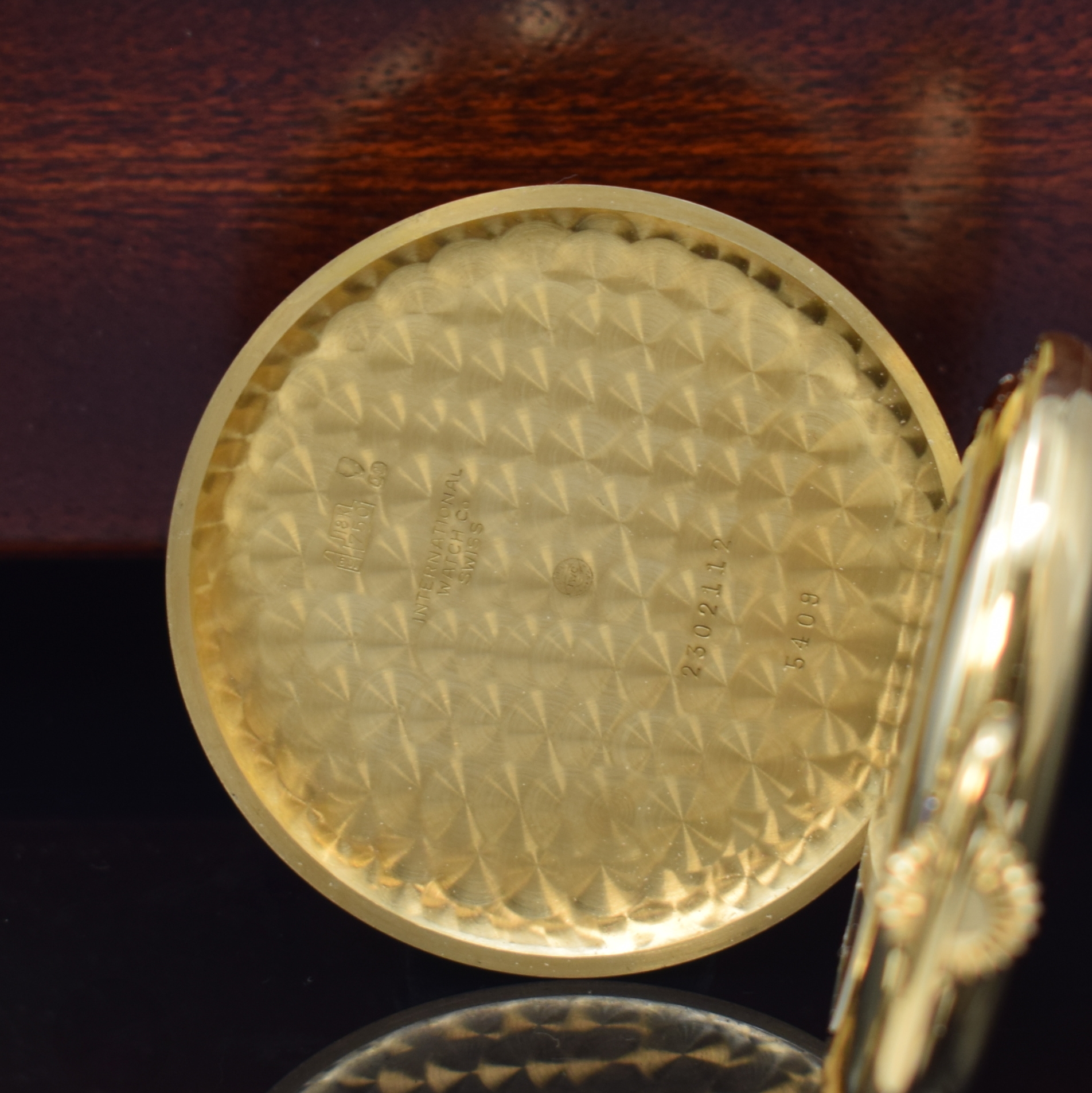 Detail c: IWC feine und extrem seltene, nahezu neuwertige Savonette Herrentaschenuhr in GG 750/000 Referenz 5409, Schweiz um 1975, glattes Goldgeh., ...