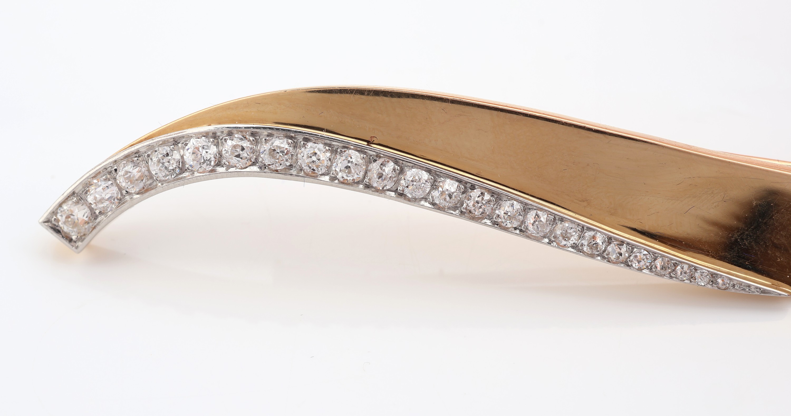 Detail c: 18 kt Gold/Platin VAN CLEEF & ARPELS Diamant- Brosche, GG 750/000 und Platin, Meistermarke LB mit Anker, wohl Leon Bouissiere, Catres, bez. Van ...