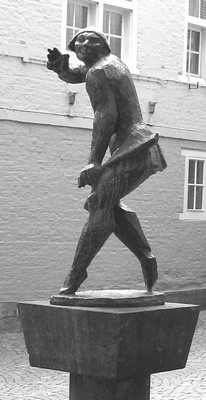 26836058d - Mari Andriessen, 1897-1979 Haarlem, Bronzefigurine, "Meestrechter Geis", ...