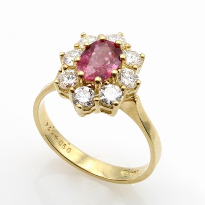 Image Ring mit Rubin und Brillanten, GG 585/000, Brill. zus. ca. 0.90 ct feines ...