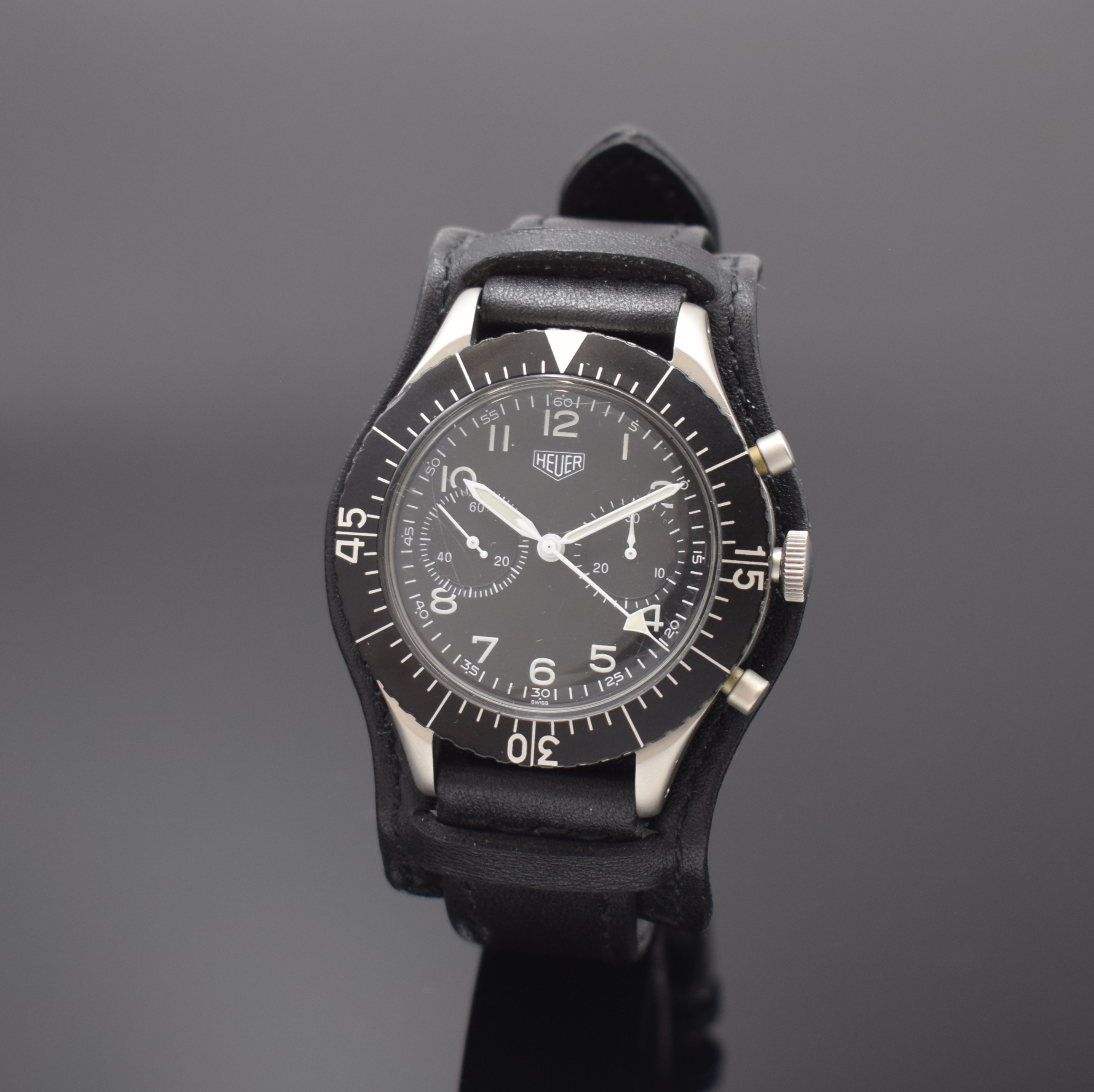 HEUER Flyback-Schaltradchronograph der BUNDESWEHR Versorgungs-Nr. 6645-12-146-3774 / 6645-12-340-9456 Referenz 1550 SG, Schweiz um 1968, Handaufzug, ...