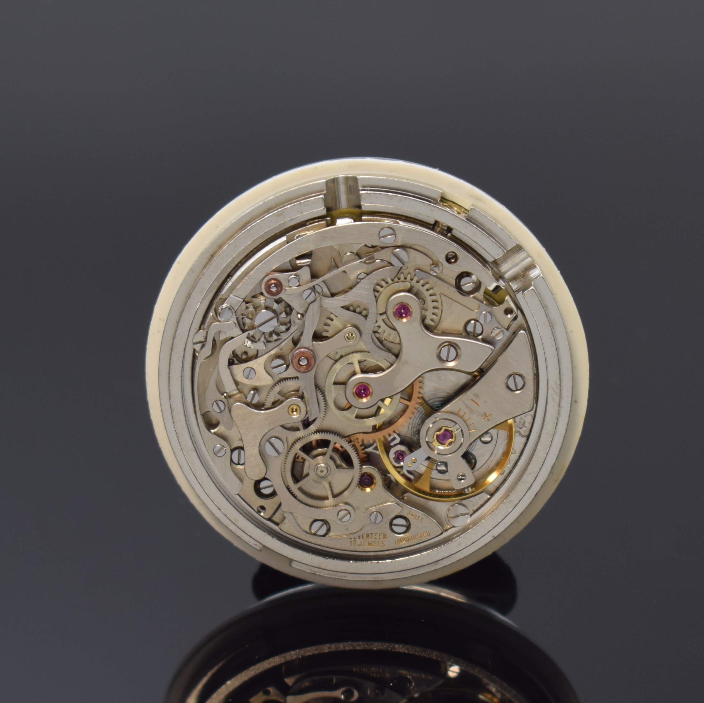 Detail f: HEUER Flyback-Schaltradchronograph der BUNDESWEHR Versorgungs-Nr. 6645-12-146-3774 / 6645-12-340-9456 Referenz 1550 SG, Schweiz um 1968, Handaufzug, ...