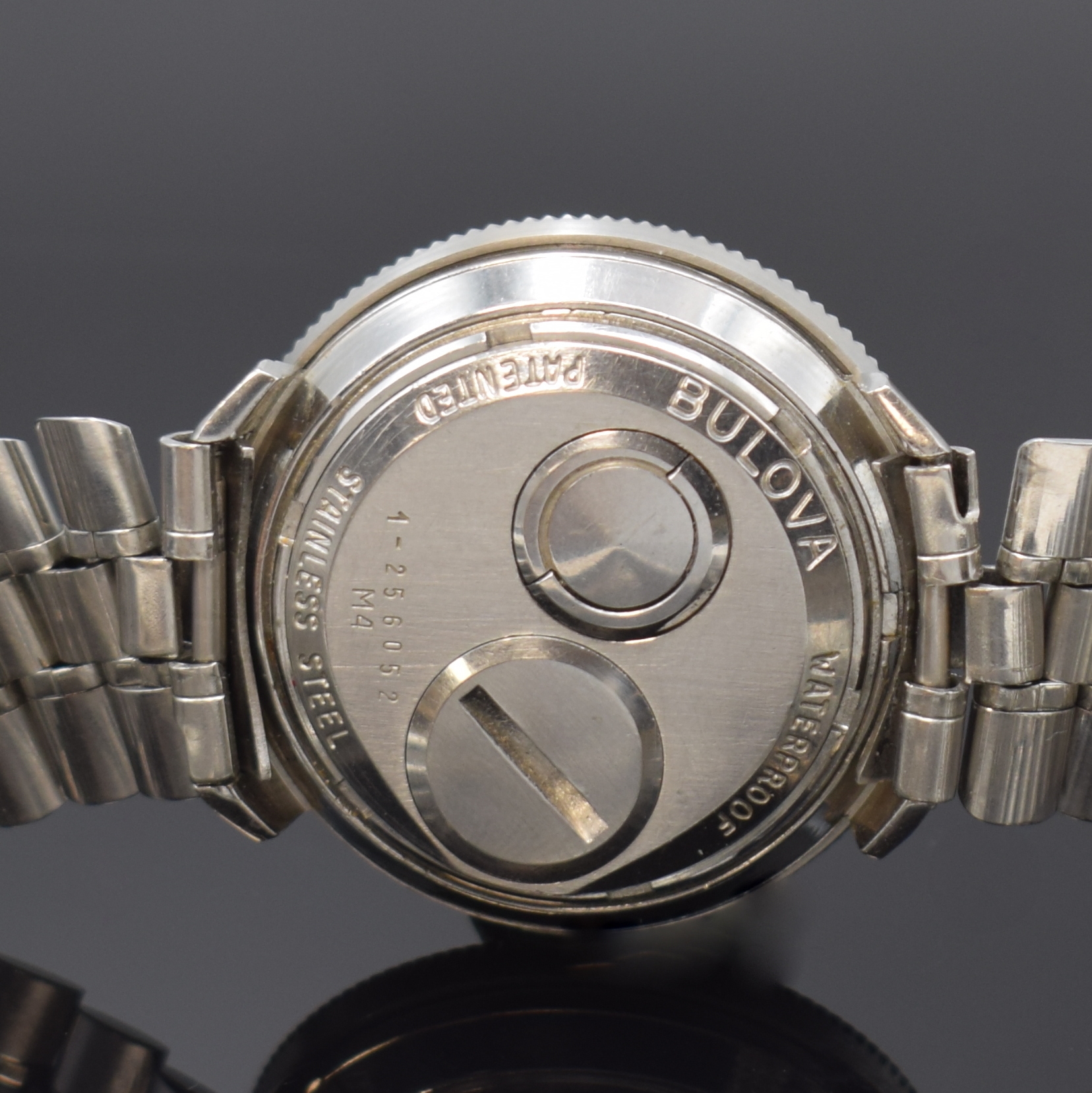 Detail c: BULOVA Accutron Astronaut seltene Armbanduhr, Schweiz 1970er Jahre, Boden verschr., Batteriefächer und Zeigerst. rückseitig, Edelstahlgeh. inkl. ...
