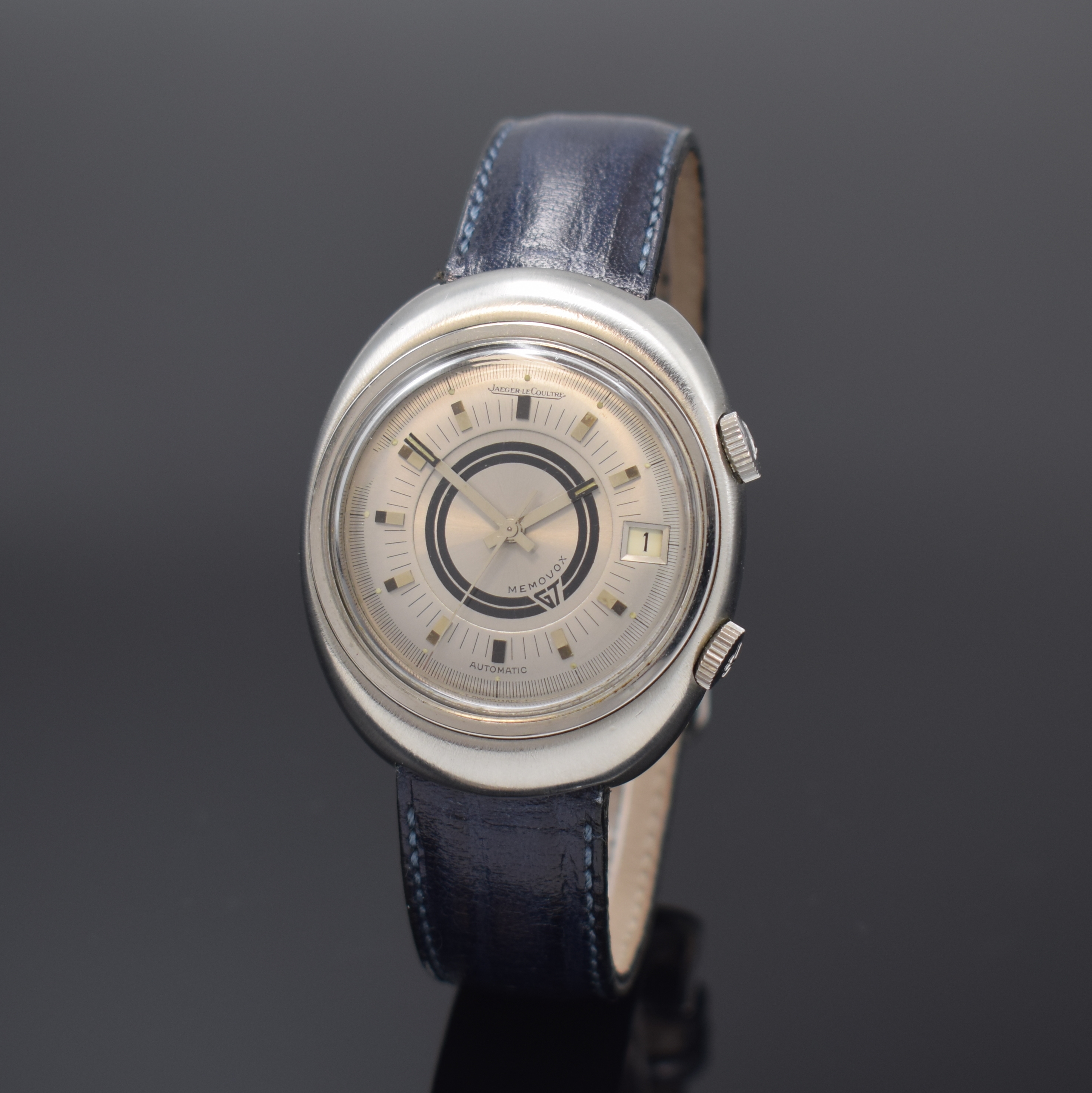 Jaeger-LeCoultre Memovox GT Armbandwecker in Stahl Referenz E861, Hammerautomatik, Schweiz um 1970, ovales, sat. Geh. m. verschr. Boden, silb. ...