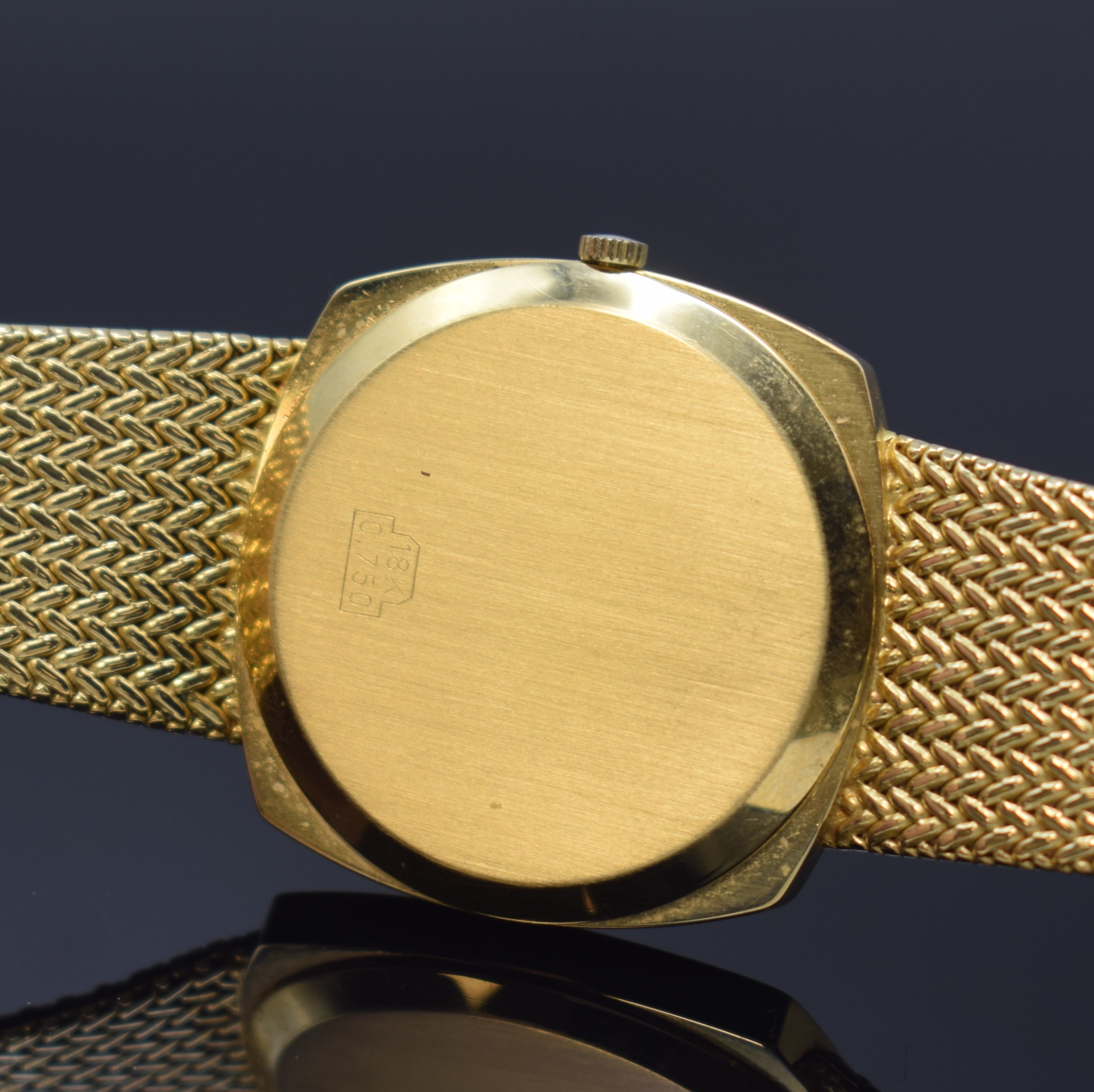Detail c: GENEVE Armbanduhr in GG 750/000, Schweiz um 1975, quarz, Boden aufgedr., goldfarb. Zifferbl. m. aufgel. Std.-Ind., schwarze Zeiger, Datum b. 3, M. ...