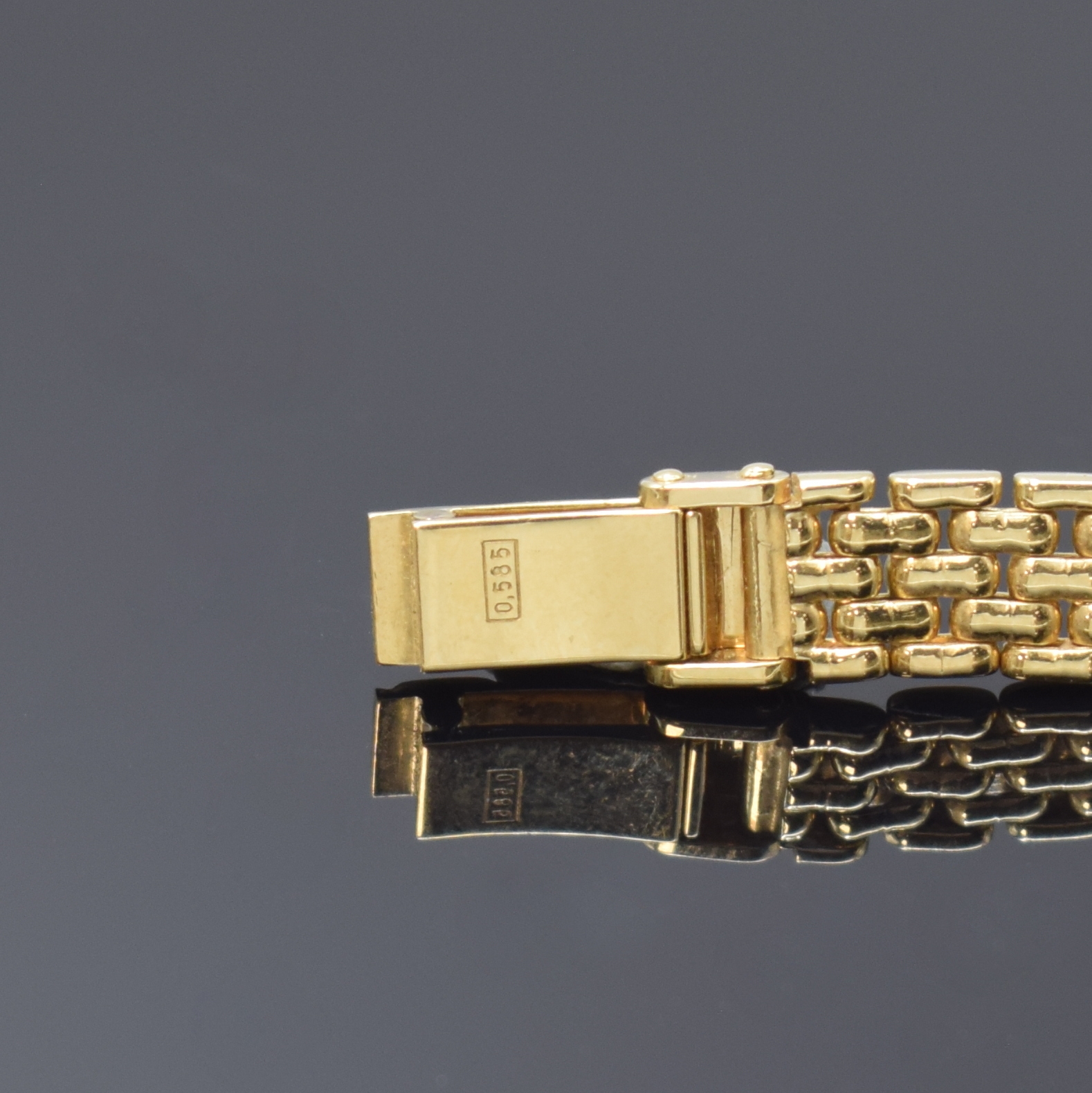 Detail b: ATTACHE Damenarmbanduhr in GG 585/000 mit Diamanten, Schweiz um 1970, quarz, Boden aufgedr., Geh. m. Diamanten bes., gold. Zifferbl. m. aufges. ...