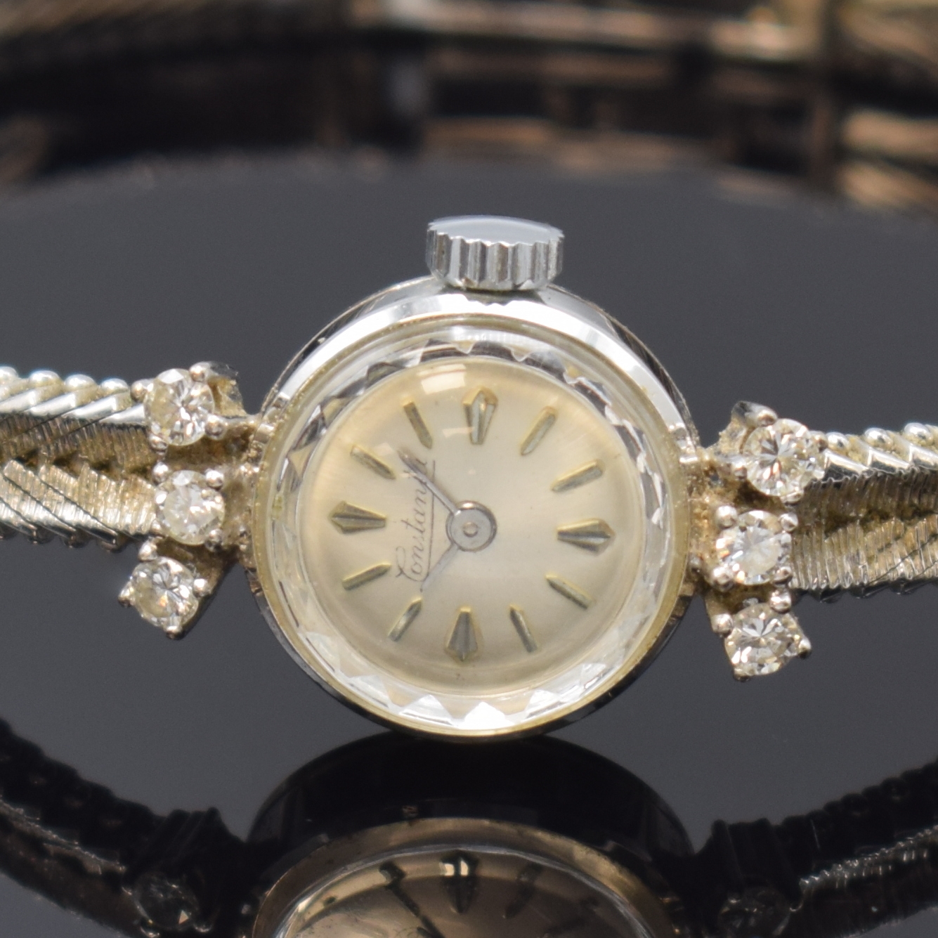 Detail a: CONSTANTA Damenarmbanduhr in WG 750/000 mit Diamanten, Schweiz um 1965, Handaufzug, Boden aufgedr., 6 Diamanten, silb. Zifferbl. m. silb. Std.-Ind., ...