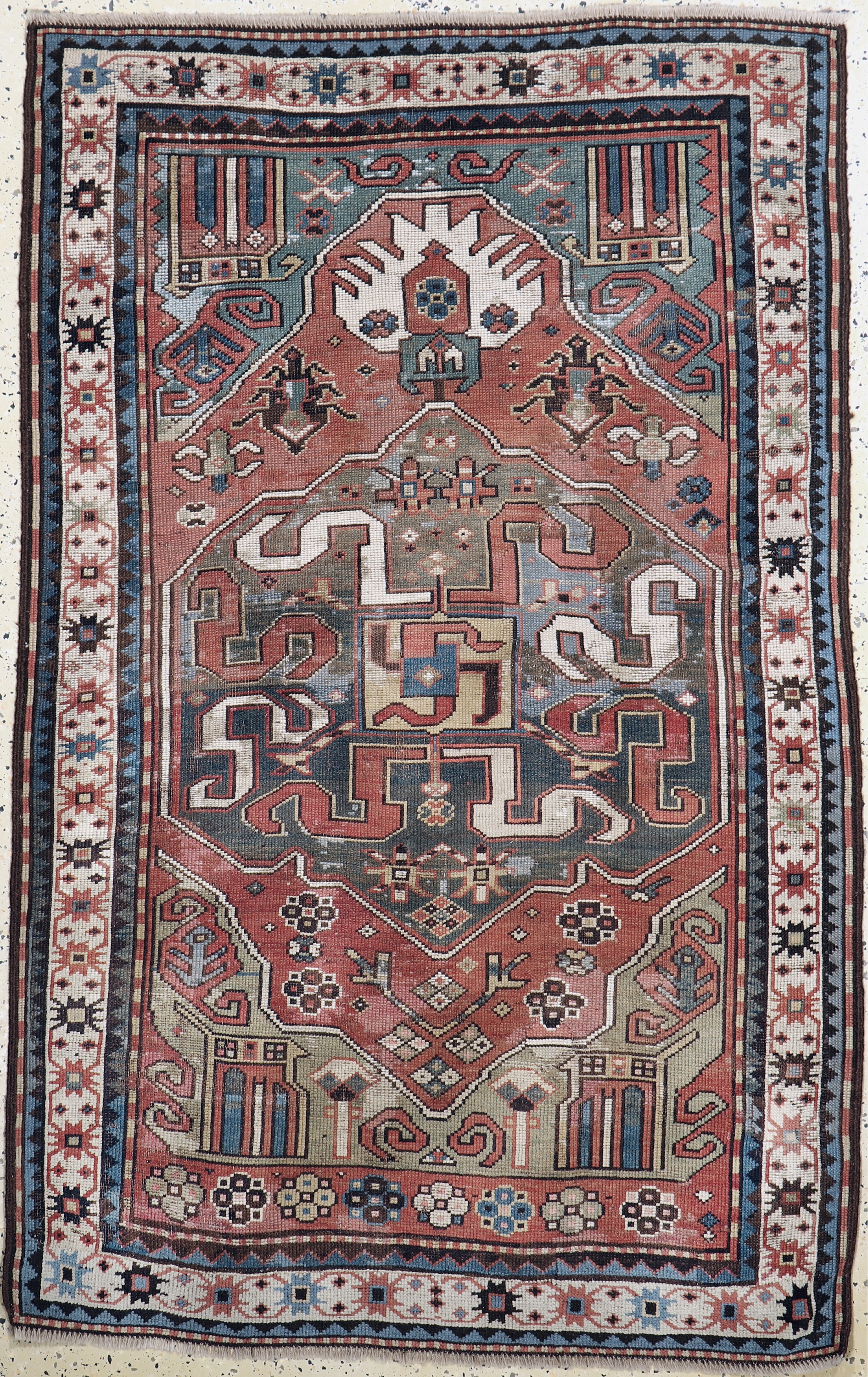 "Ein Medallion-Wolkenband", Kazak, Kaukasus, 19.Jhd, Wolle auf Wolle, ca. 173 x 110 cm, EHZ: 2-3, (grossflächig restauriert)
