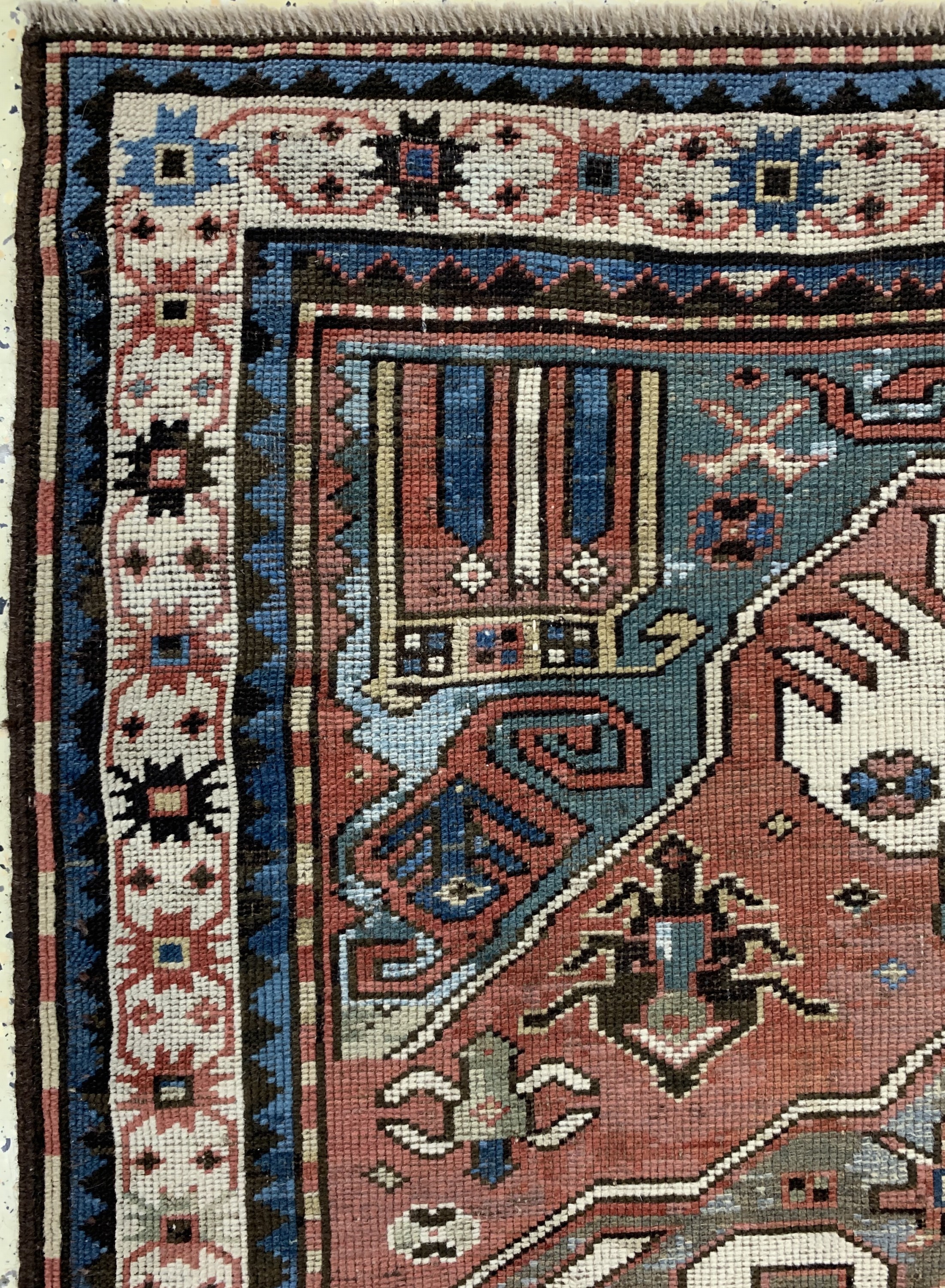Detail d: "Ein Medallion-Wolkenband", Kazak, Kaukasus, 19.Jhd, Wolle auf Wolle, ca. 173 x 110 cm, EHZ: 2-3, (grossflächig restauriert)