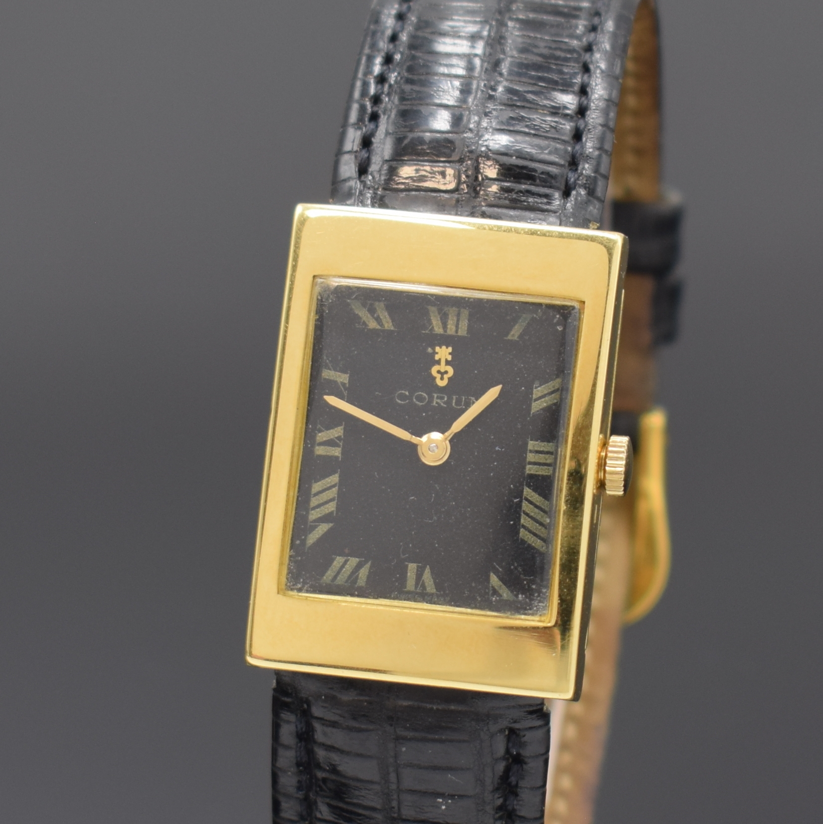 Detail a: CORUM Damenarmbanduhr in GG 750/000 Referenz 8003, Schweiz um 1970, Handaufzug, 2-tlg. Geh., Boden aufgedr., verd. Bandanst., schwarzes Zifferbl. m. ...