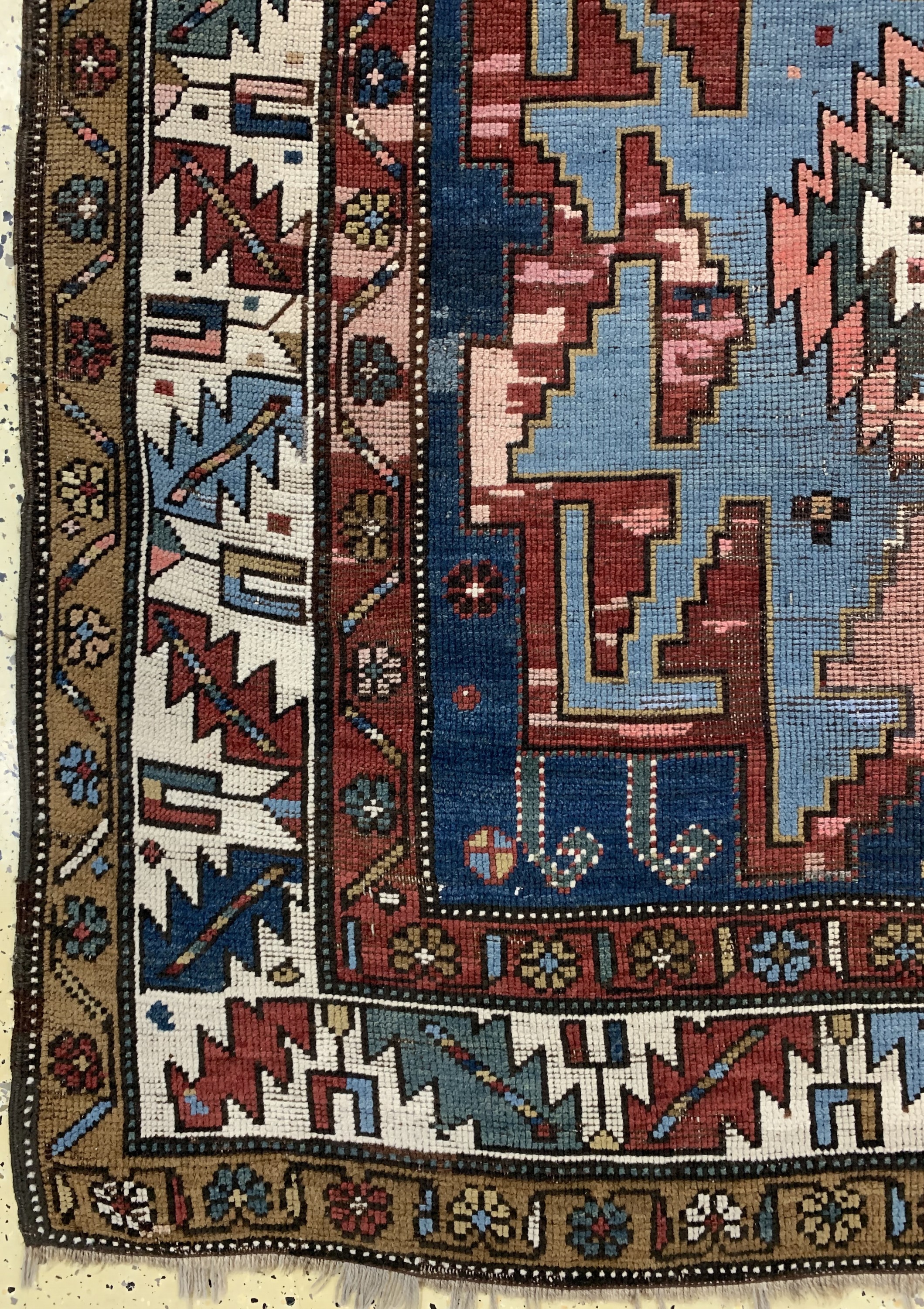Detail b: Antiker Kazak, Kaukasus, um 1900, Wolle aufWolle, ca. 277 x 133 cm, EHZ: 3, (alte Restaurierungen)