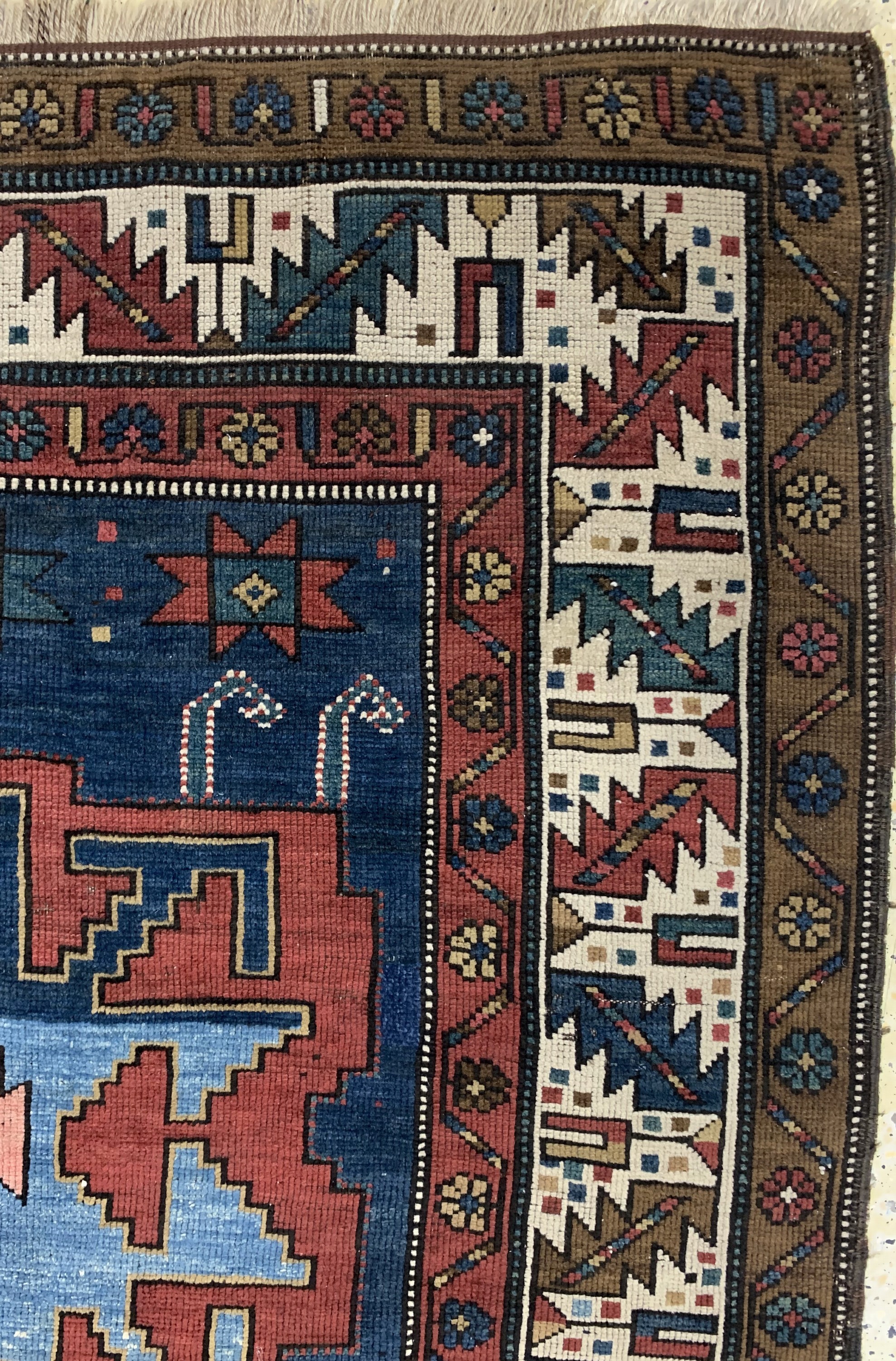 Detail e: Antiker Kazak, Kaukasus, um 1900, Wolle aufWolle, ca. 277 x 133 cm, EHZ: 3, (alte Restaurierungen)