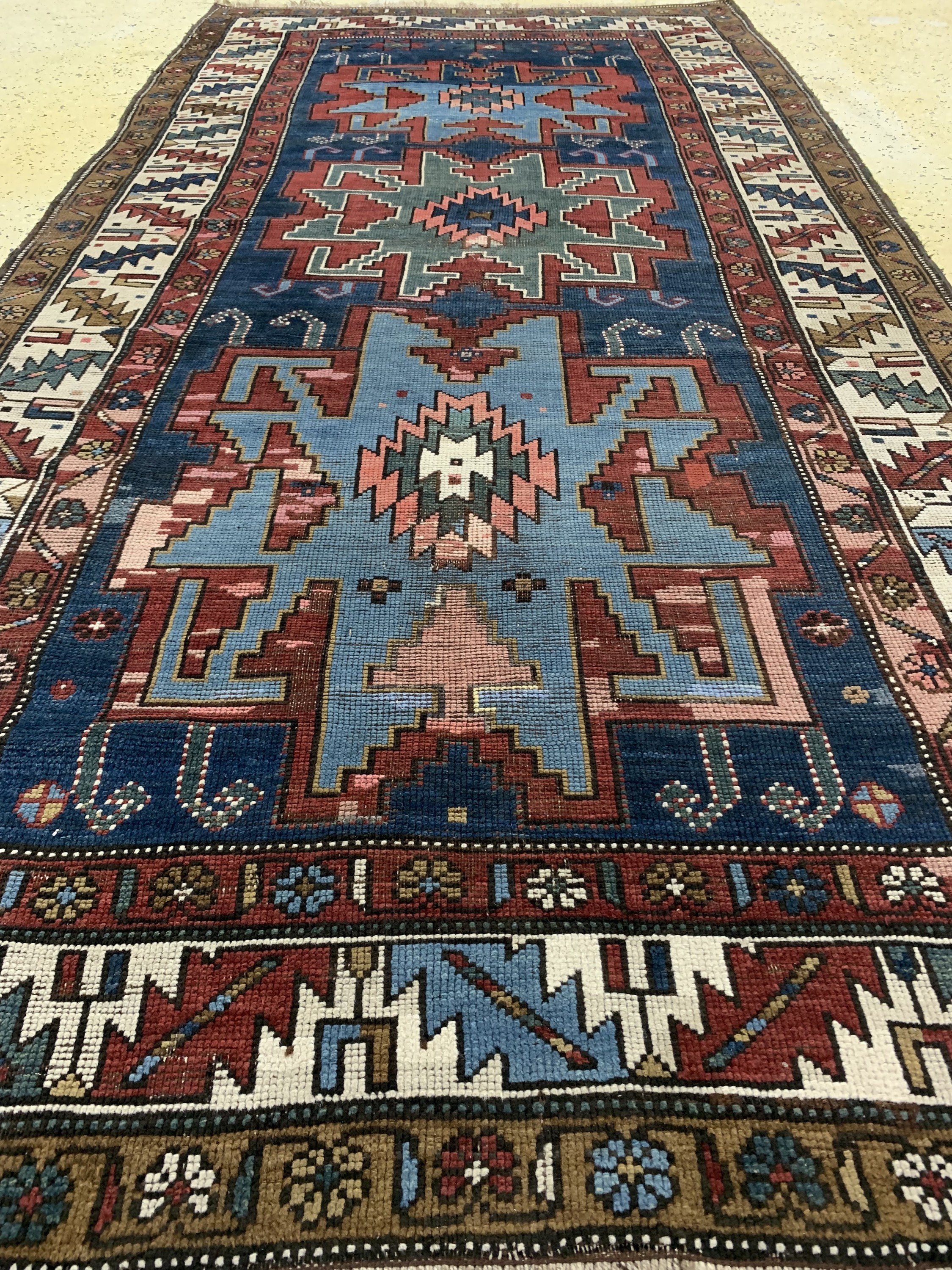 Detail f: Antiker Kazak, Kaukasus, um 1900, Wolle aufWolle, ca. 277 x 133 cm, EHZ: 3, (alte Restaurierungen)