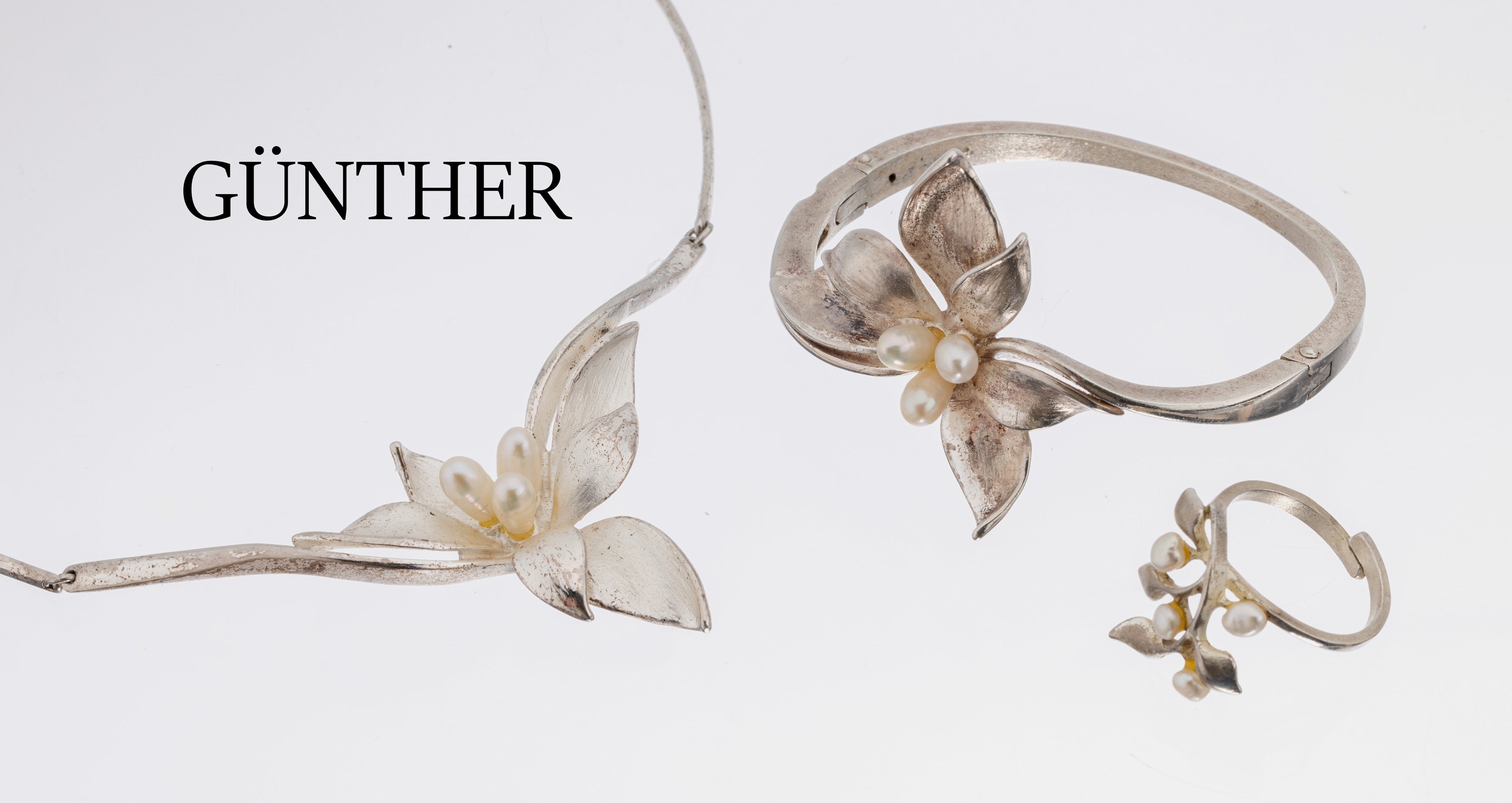 Designer Schmuckset, deutsch um 1970 925er Silber, Meistermarke GÜNTHNER/Pforzheim, BijouJeunesse, best. aus: Collier, Armreif und Ring, florale ...