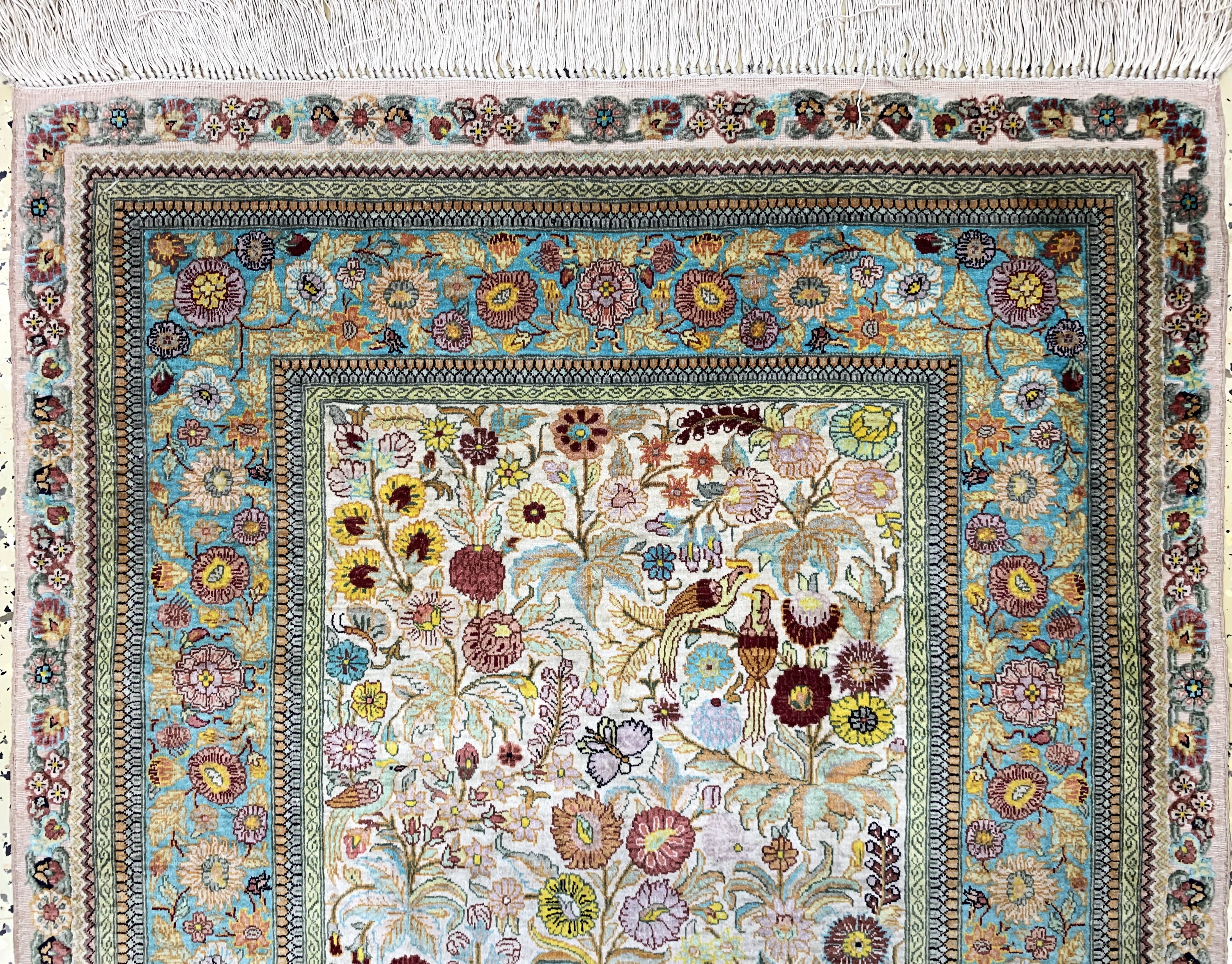 Detail a: Hereke Seide, China, Mitte 20.Jhd., reine Naturseide, ca. 120 x 77 cm, ca. 1,0 Mio. Kn/qm, EHZ: 2