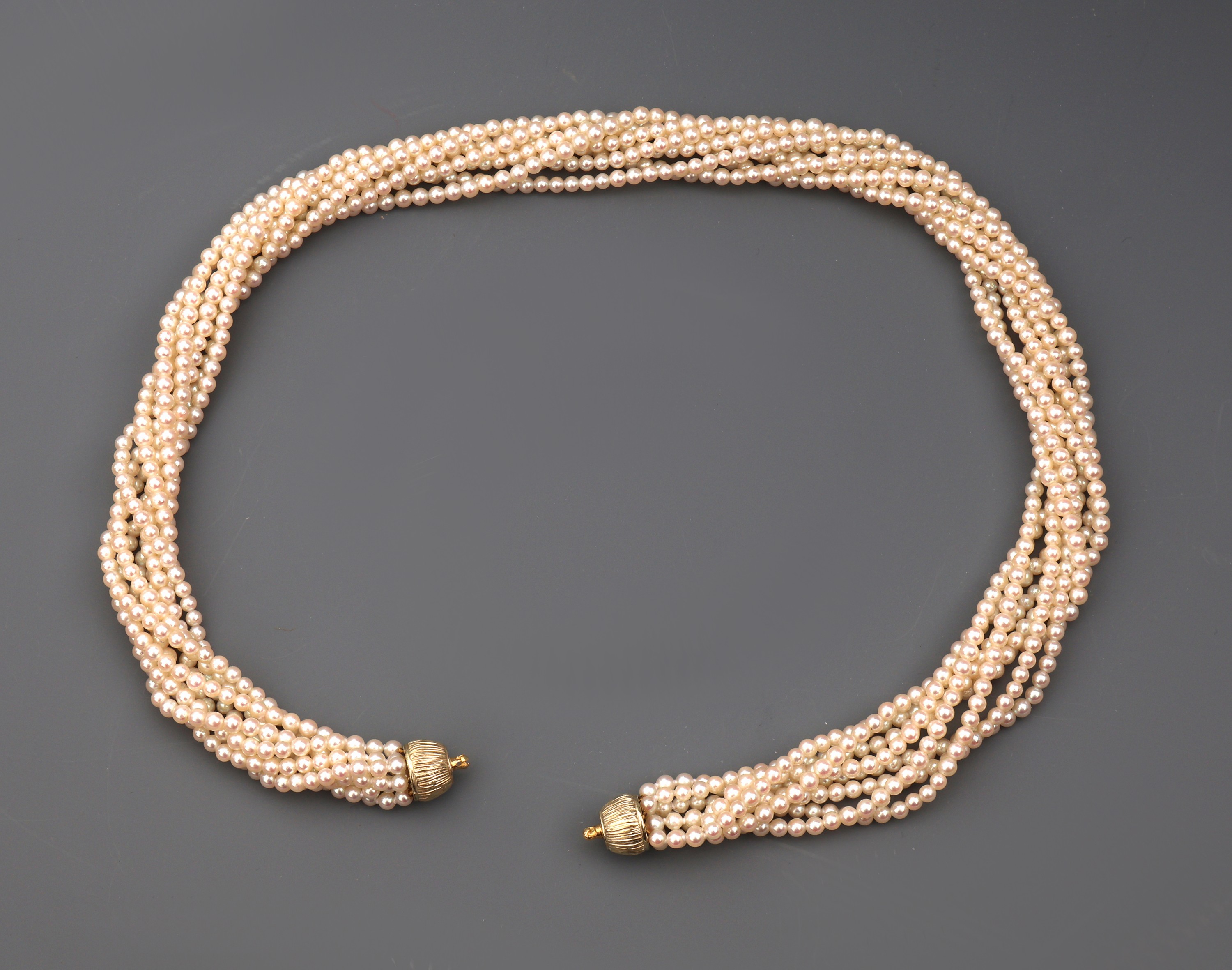 Detail c: Akoyazuchtperlcollier, 8-rhg., D. ca. 3 mm,L. ca. 48 cm, Monturen GG 750/000, für Bajonett-Verschluss (ohne Schließe)