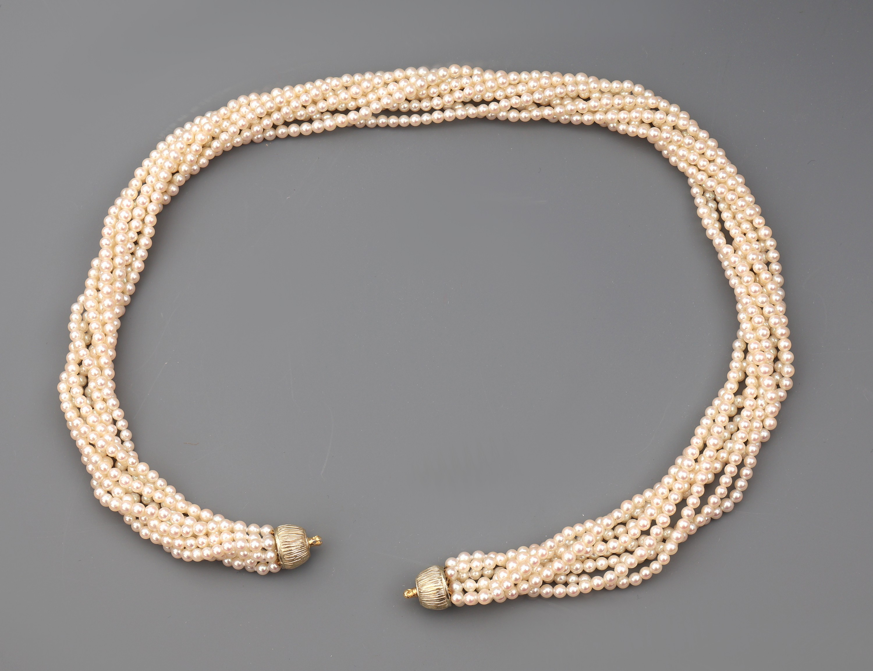Detail d: Akoyazuchtperlcollier, 8-rhg., D. ca. 3 mm,L. ca. 48 cm, Monturen GG 750/000, für Bajonett-Verschluss (ohne Schließe)
