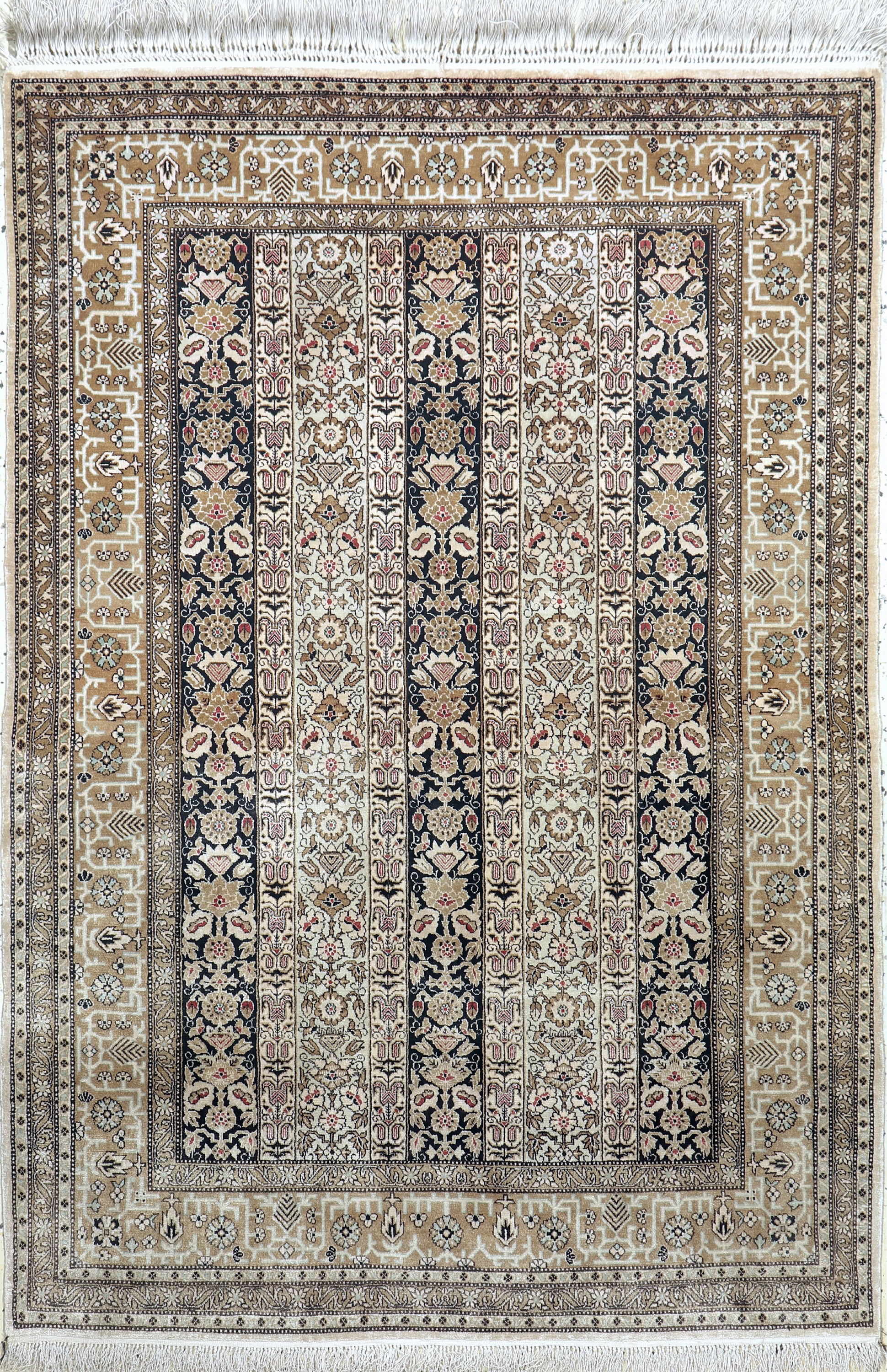 Ghom Seide, Persien, Mitte 20.Jhd, reine Naturseide, ca. 160 x 112 cm, EHZ: 2