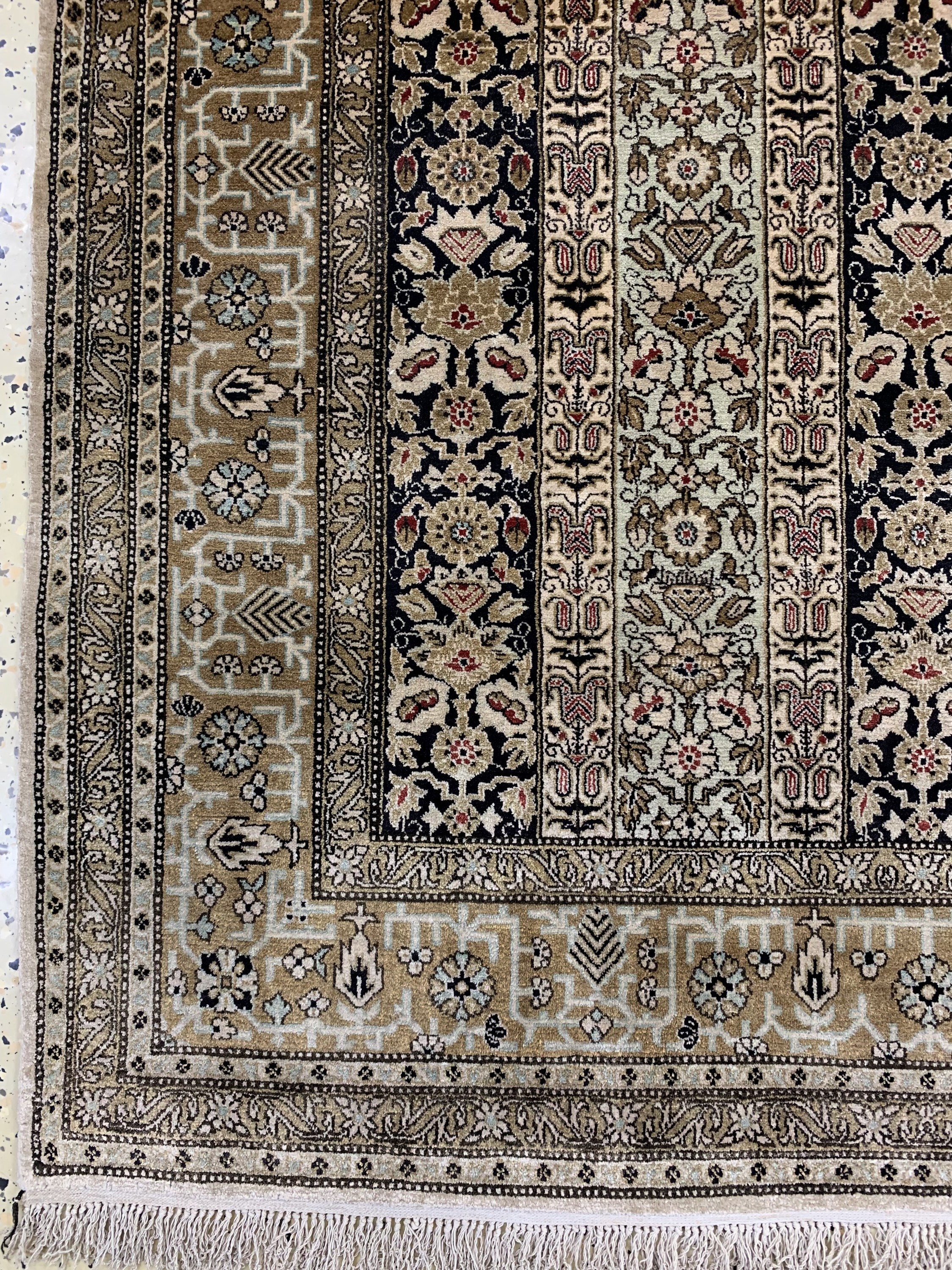 Detail b: Ghom Seide, Persien, Mitte 20.Jhd, reine Naturseide, ca. 160 x 112 cm, EHZ: 2