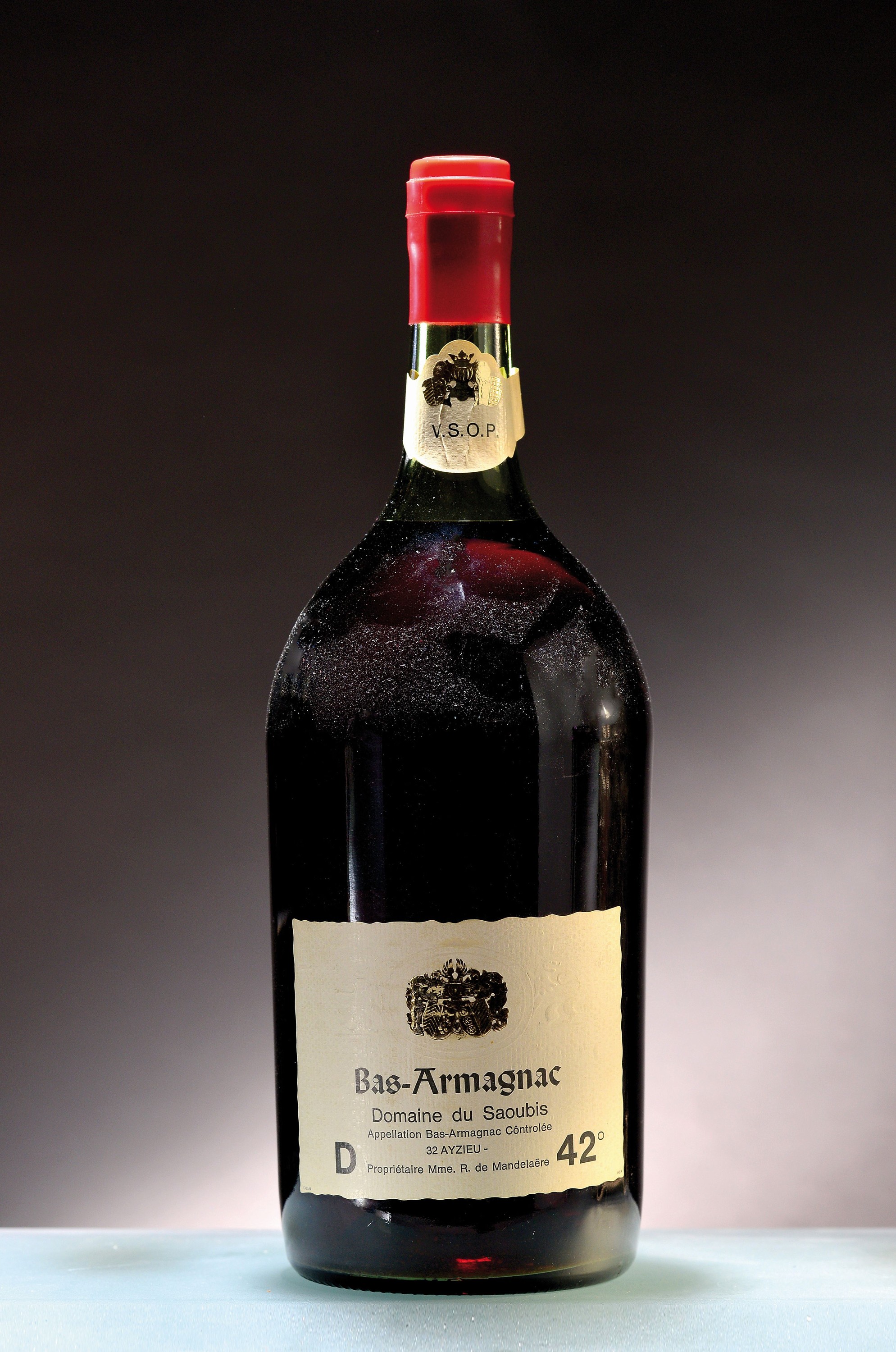 1 Flasche Doppelmagnum, Bas Armagnac Domaine du Saoubis V.S.A.P, ca. 300cl, 42°, top shoulder, Banderole l. gelöst, unverkostet