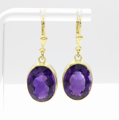 Image Paar Ohrgehänge mit Amethysten, GG 585/000, 2 ovale, facett. Amethyste in schmaler, ...