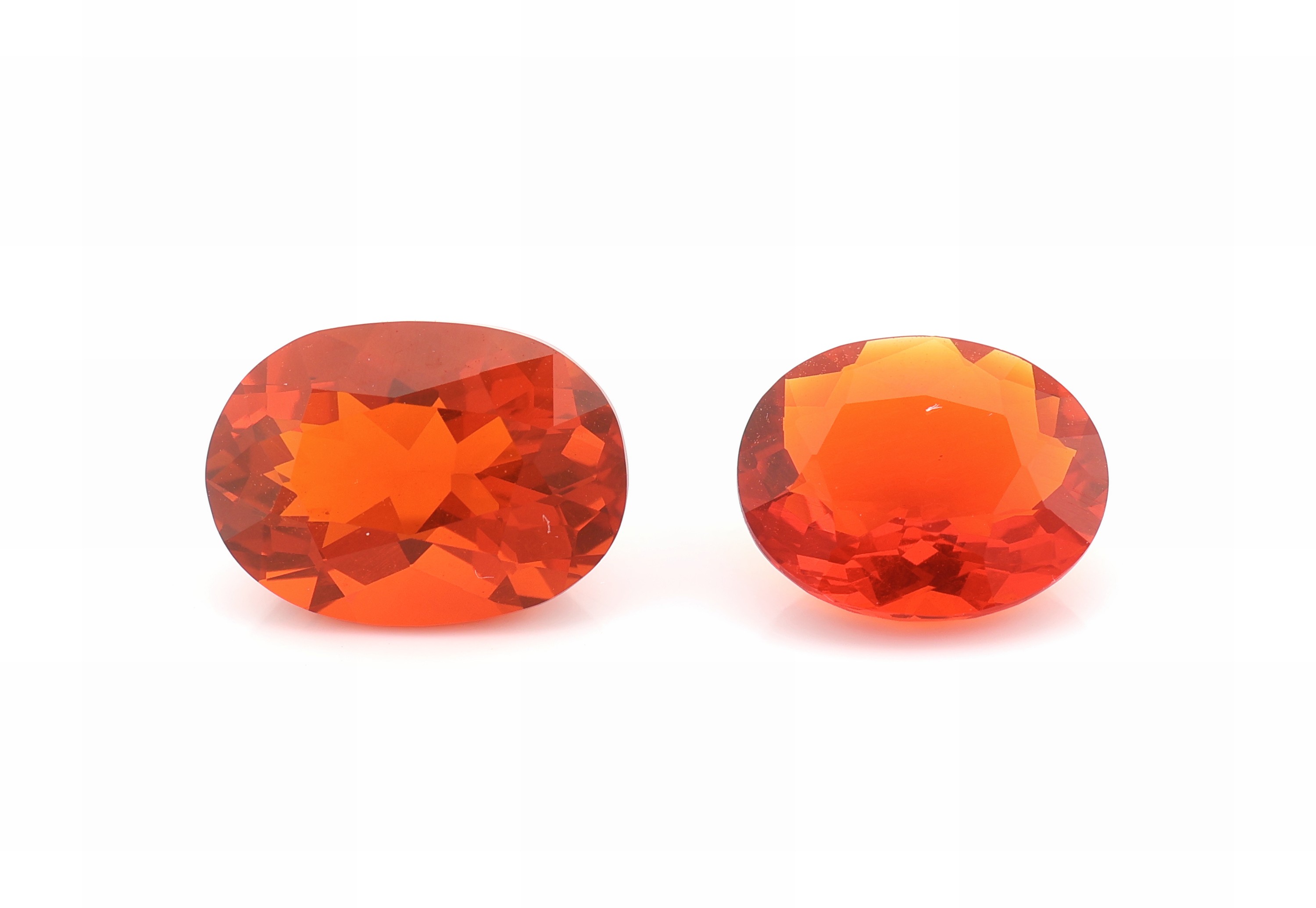 Detail a: Lot 12 lose Feueropale, zus. 11.07 ct, ovalfacett., schöne intensive Farbe