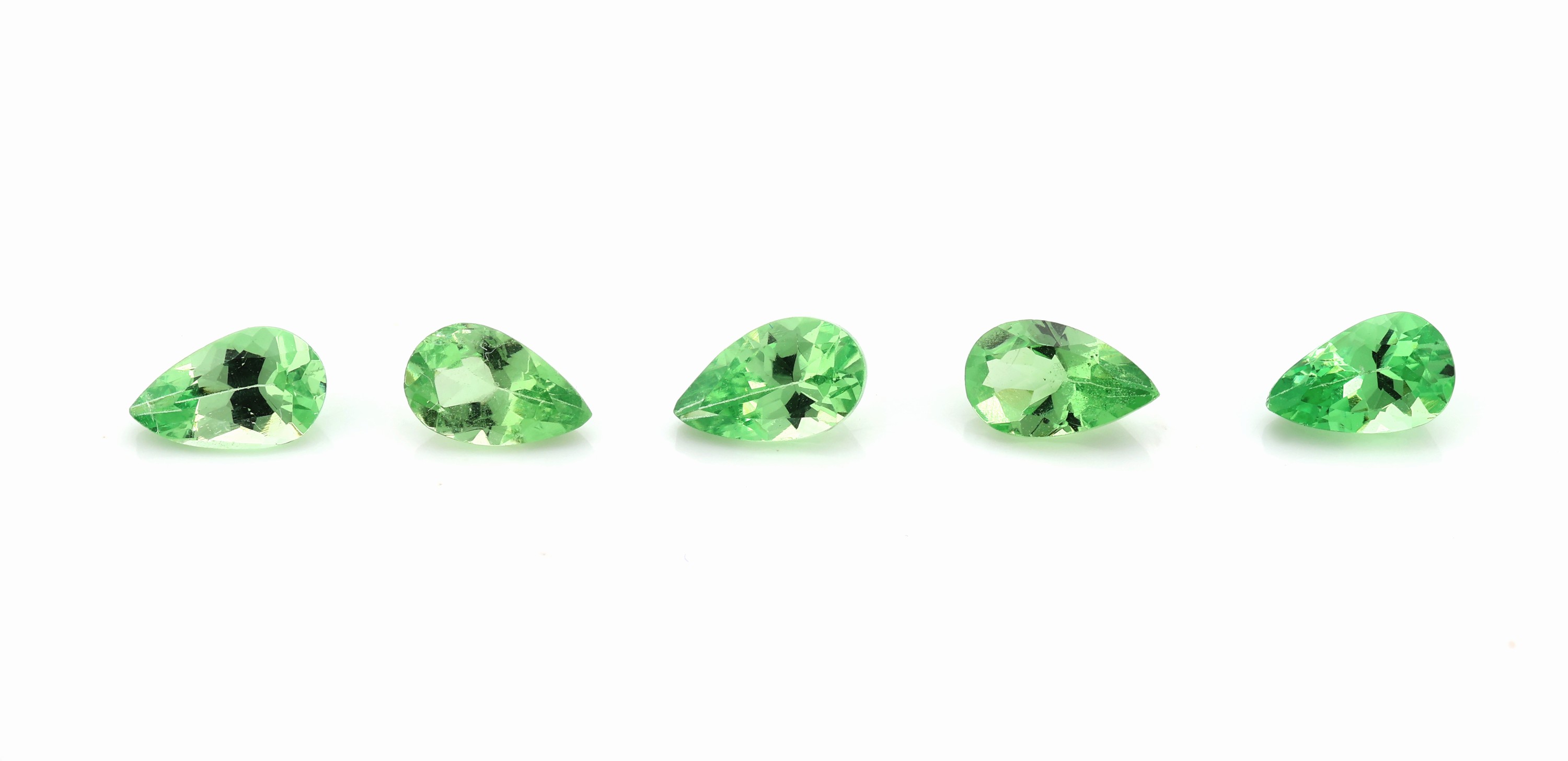 Lot 5 lose Tsavorite, zus. ca. 1.21 ct facett.Tropfen