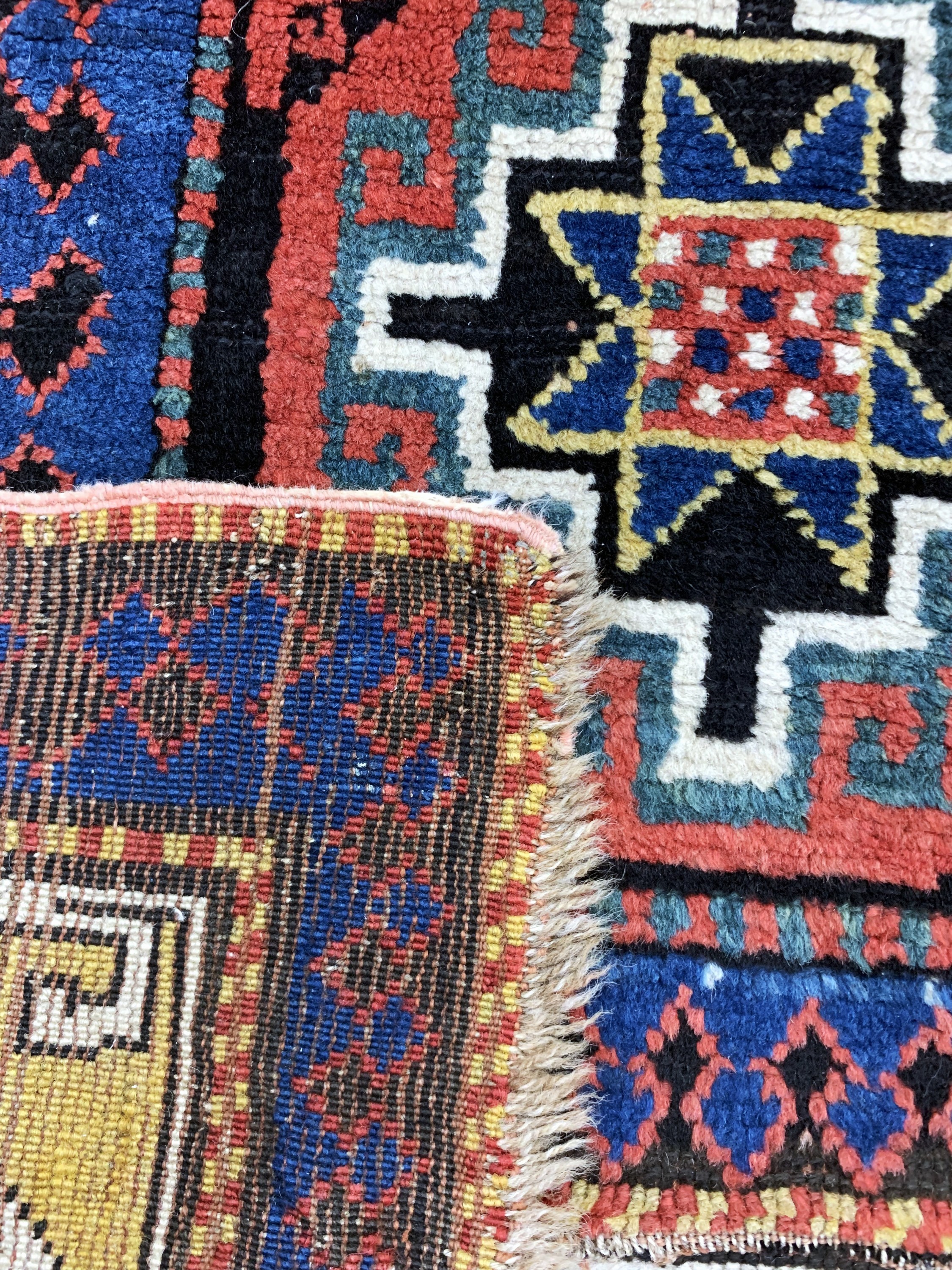 Detail d: Antiker"Moghan"Kazak, Kaukasus, 19.Jhd, Wolle auf Wolle, ca. 180 x 140 cm, verkürzt, EHZ: 4