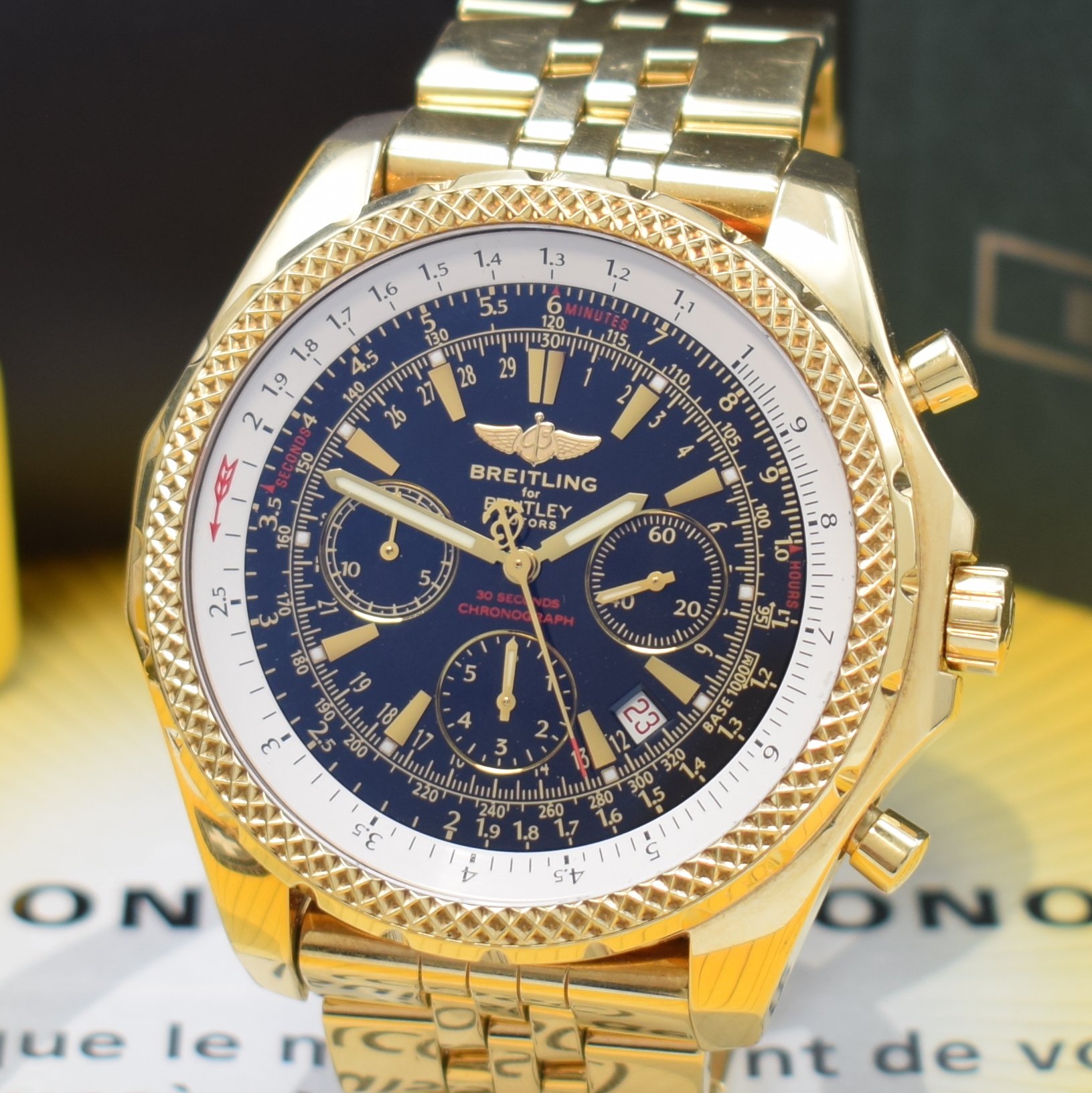 Detail a: BREITLING for BENTLEY Armbandchronograph Referenz K25362, Automatik, Schweiz um 2009, Chronometer in massiv GG 750/000 inkl. Gliederband m. ...