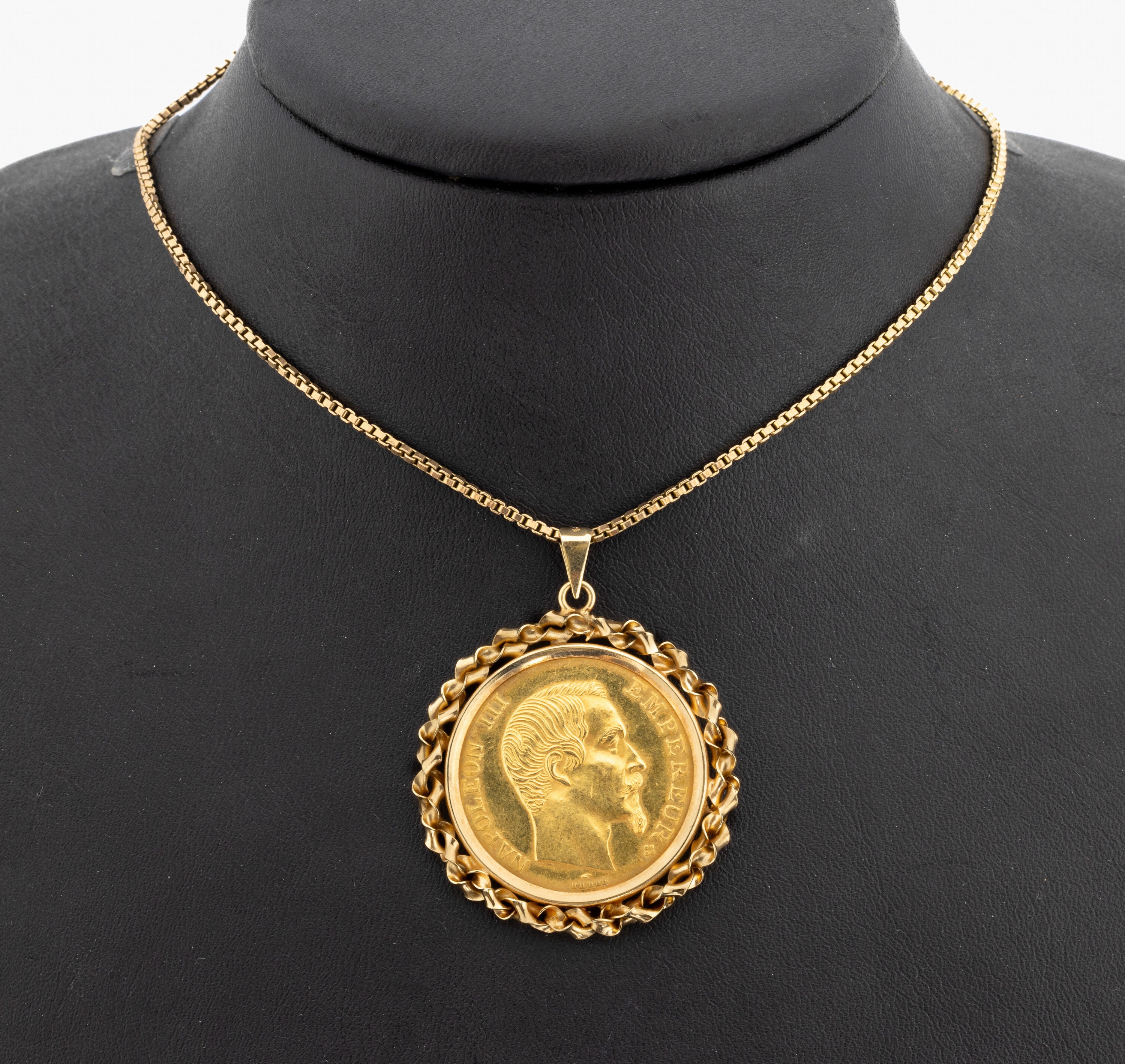 14 kt Gold Münz-Anhänger, GG 585/000, lose gefasste Goldmünze, 50 Francs, Empire Francais, 1855, Napoleon III., gekordelte Fassung, an Kette, GG ...