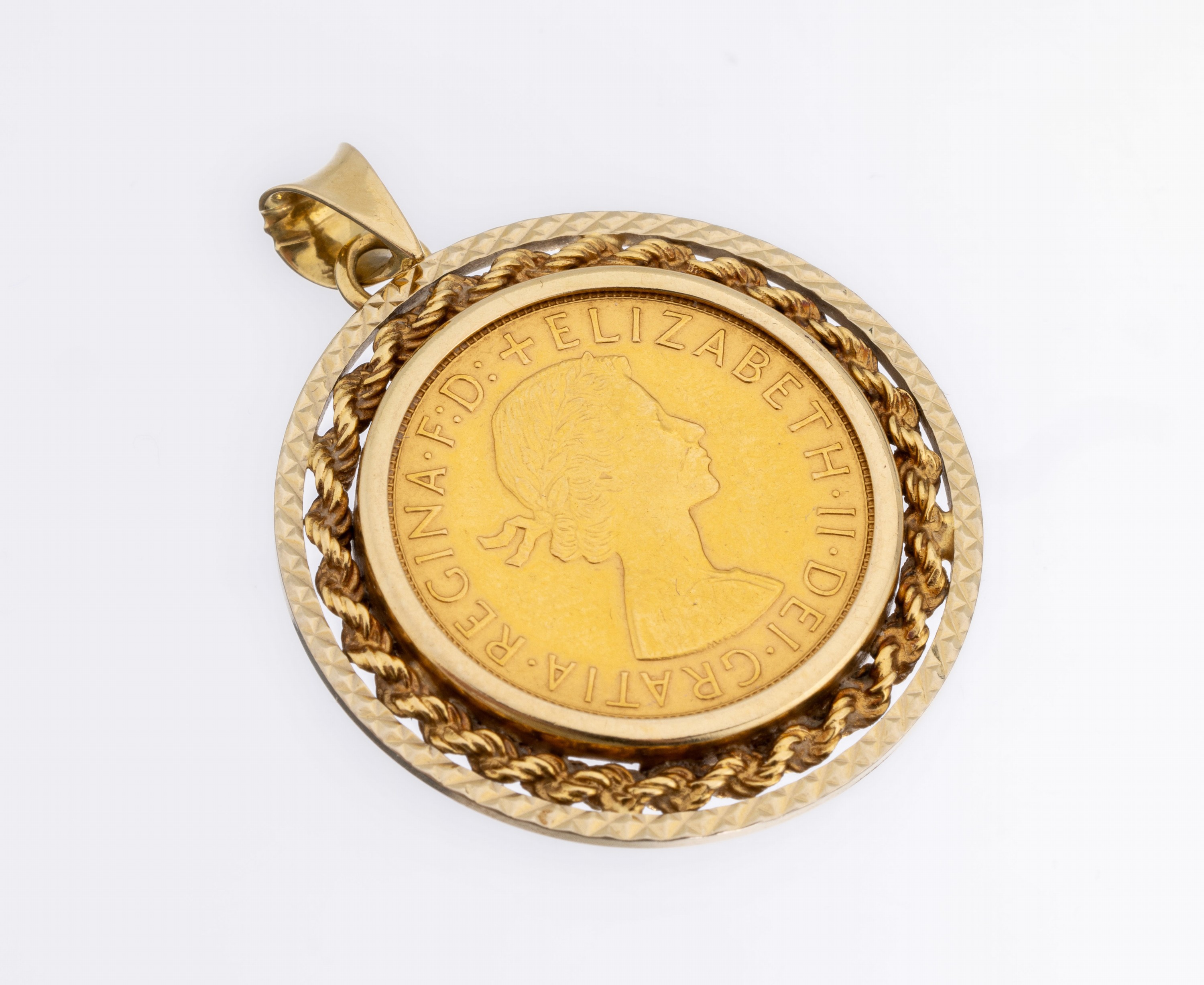 14 kt Gold Münz-Anhänger, GG 585/000, lose gefasste Goldmünze, Sovereign, England 1958, Elizabeth II, Rahmung gekordelt, ca. 13.5 g