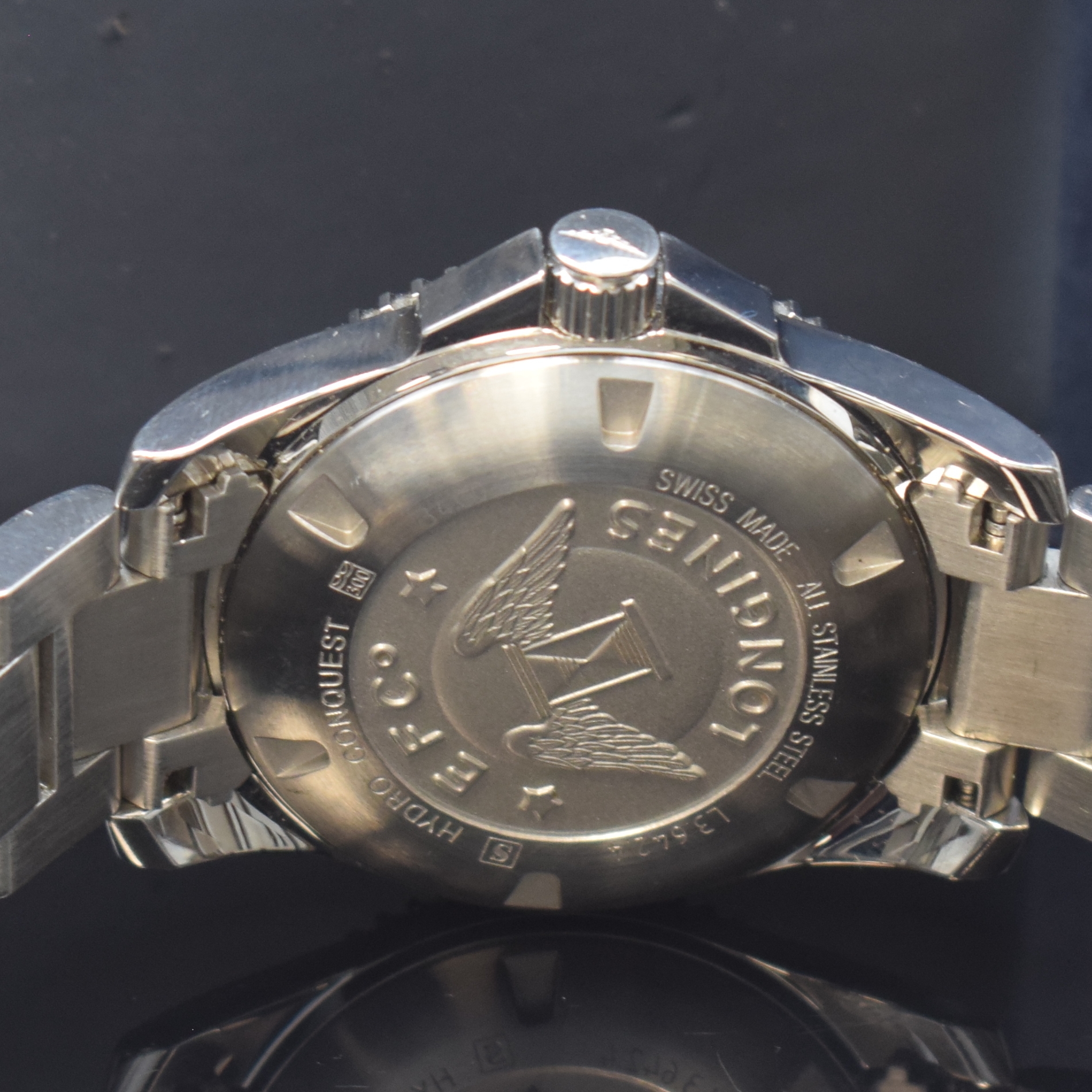 Detail d: LONGINES Taucheruhr in Stahl/Stahlband Referenz L3.642.4 Schweiz lt. orig. Pap. verk. 2008, Automatik, grosses Geh., Boden u. Krone verschr., eins. ...