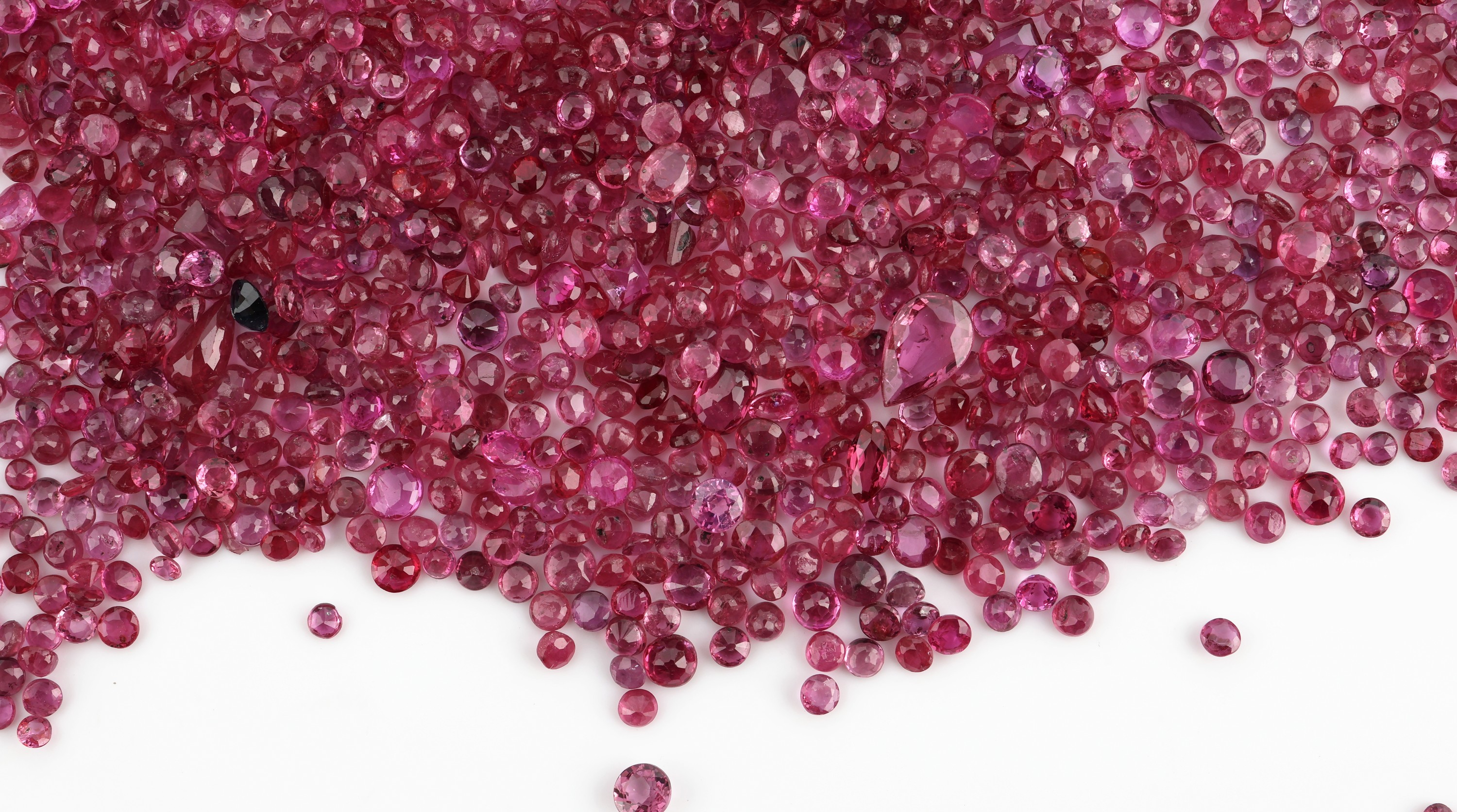 Detail a: Lot lose Rubine, rundfacett., ca. 100.23 ct