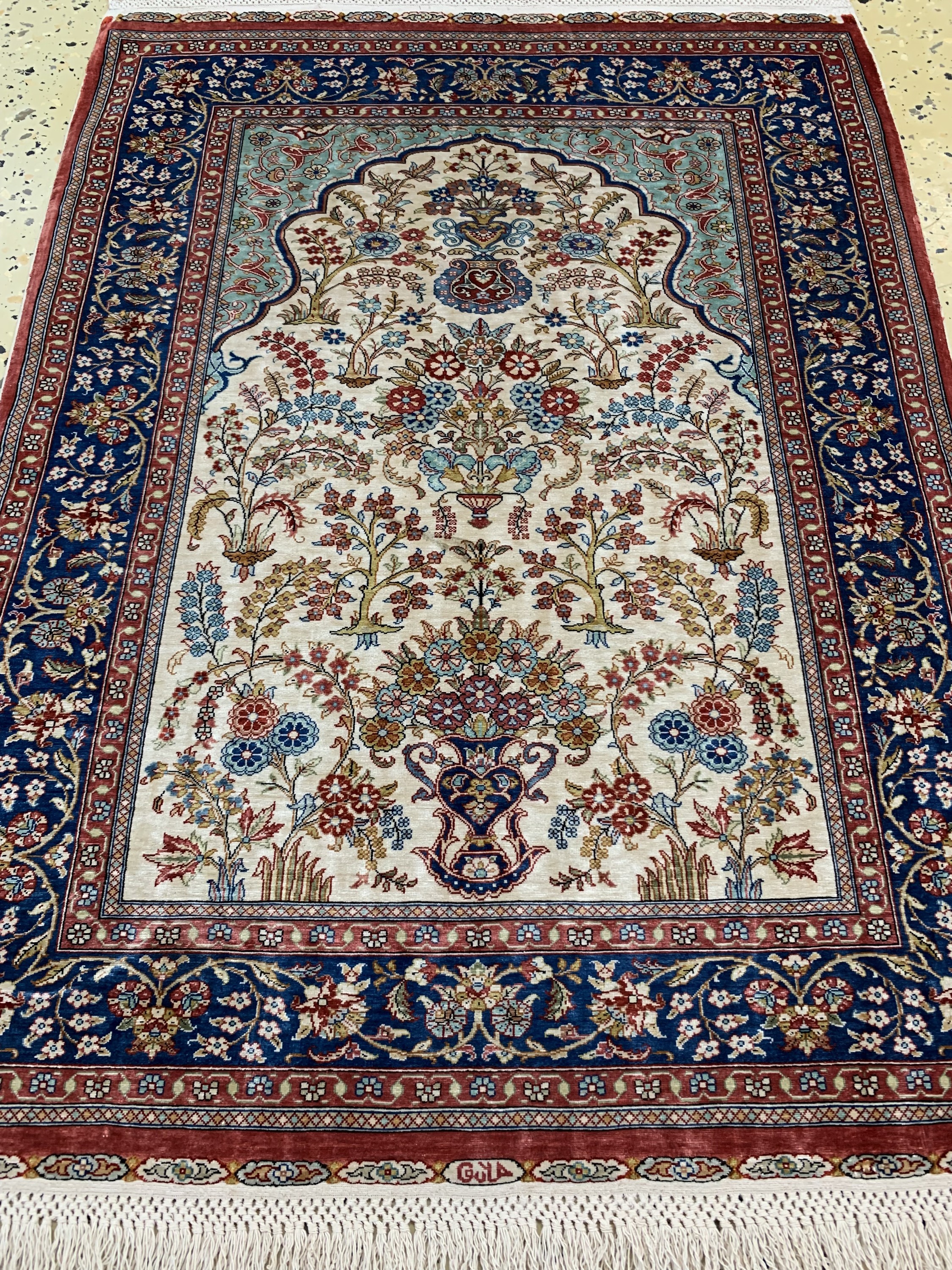 Detail e: Hereke Seide fein(13x13), signiert, Türkei,Mitte 20.Jhd, reine Naturseide, ca. 75 x 55 cm, ca. 1,7 Mio. Kn/qm, EHZ: 1
