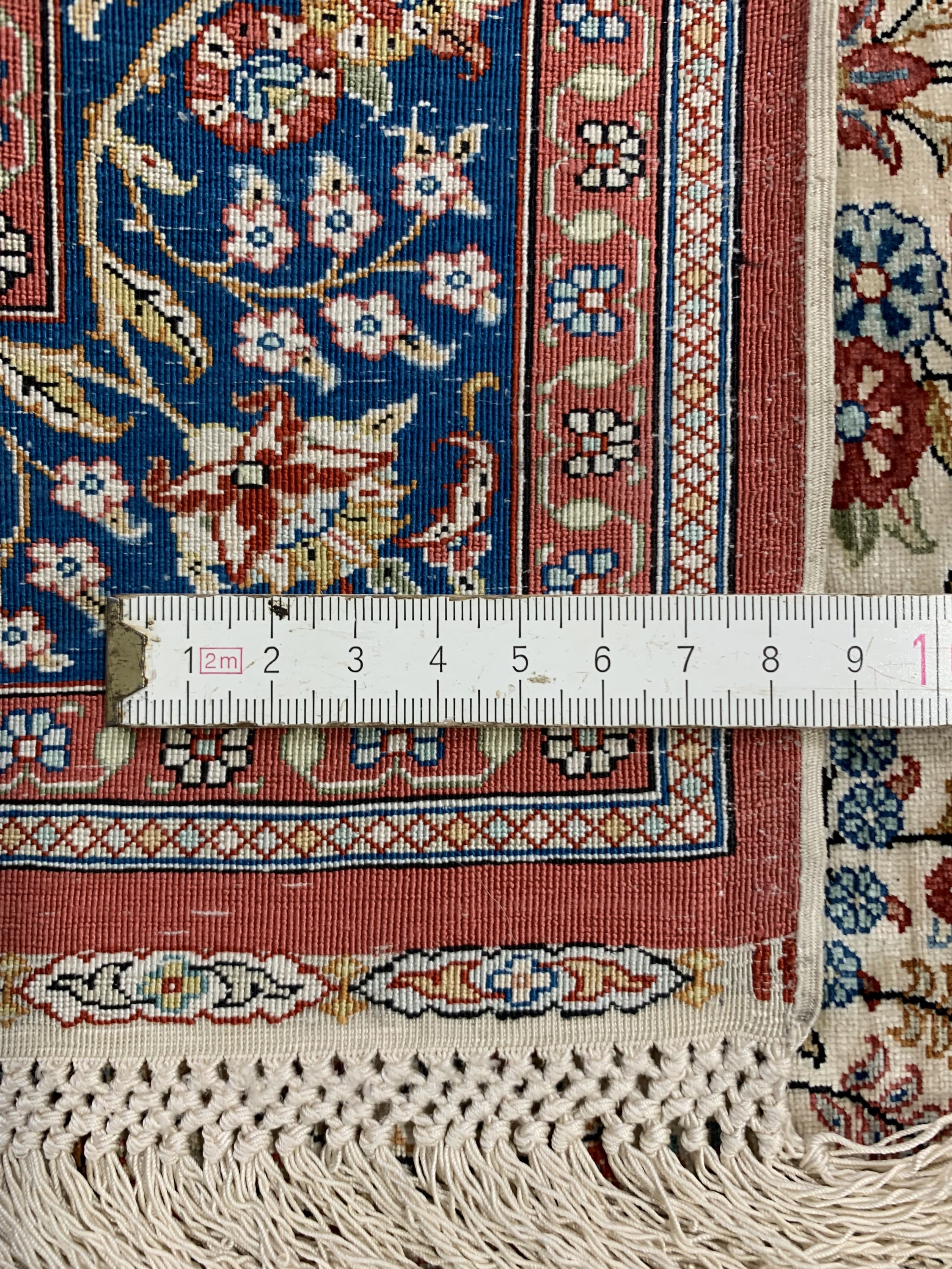 Detail f: Hereke Seide fein(13x13), signiert, Türkei,Mitte 20.Jhd, reine Naturseide, ca. 75 x 55 cm, ca. 1,7 Mio. Kn/qm, EHZ: 1