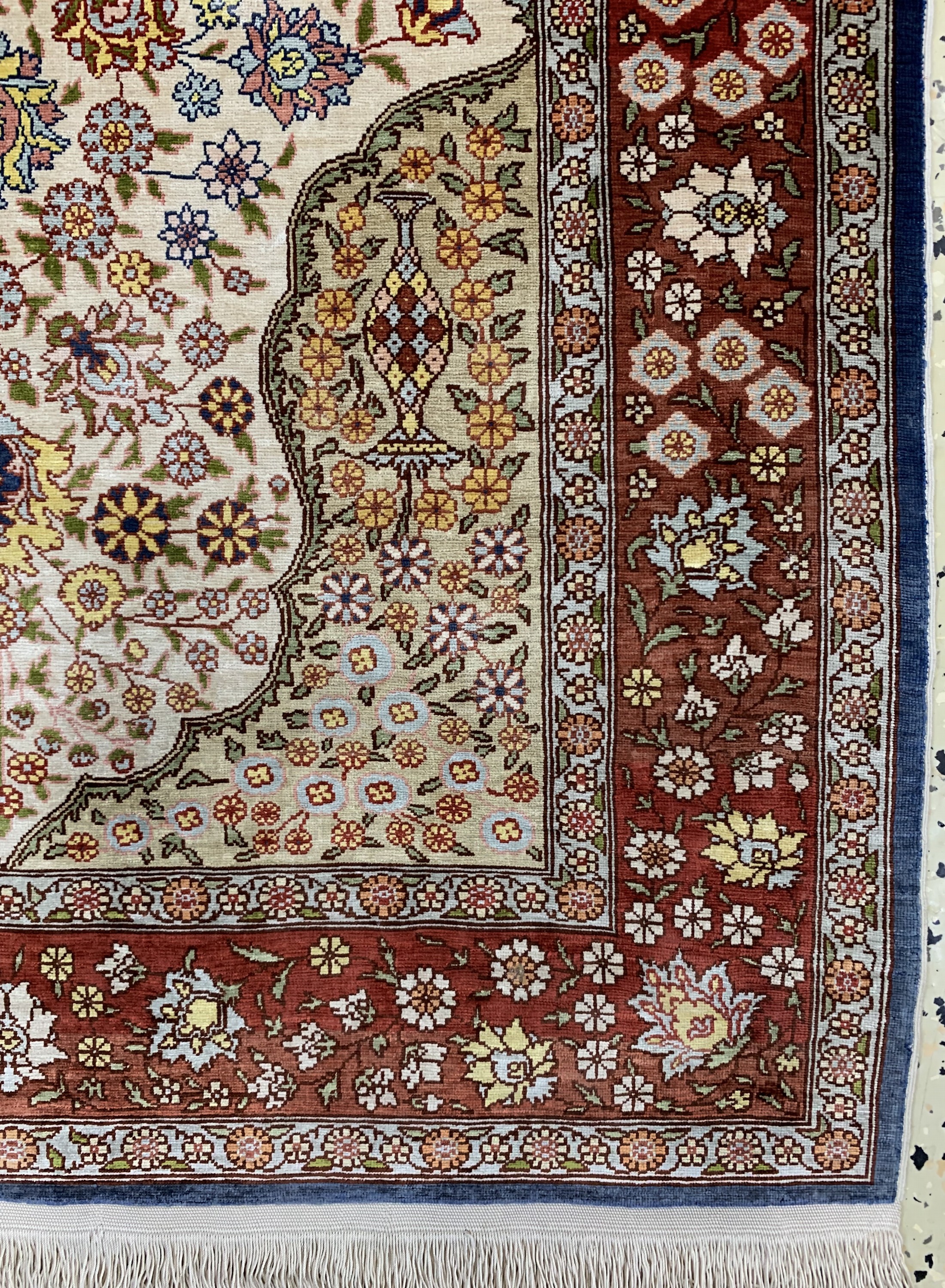 Detail a: Hereke Seide fein, signiert, Türkei, Mitte 20.Jhd, reine Naturseide, ca. 104 x 72 cm, EHZ: 1-2