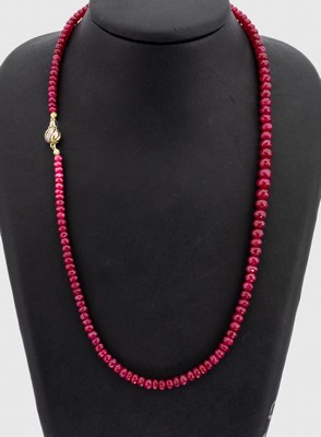 26838292a - 14 kt Gold Rubin-Diamant-Collier, GG 585/000, facett. Rubinrondelle (beh.) zus. ca.160 ...