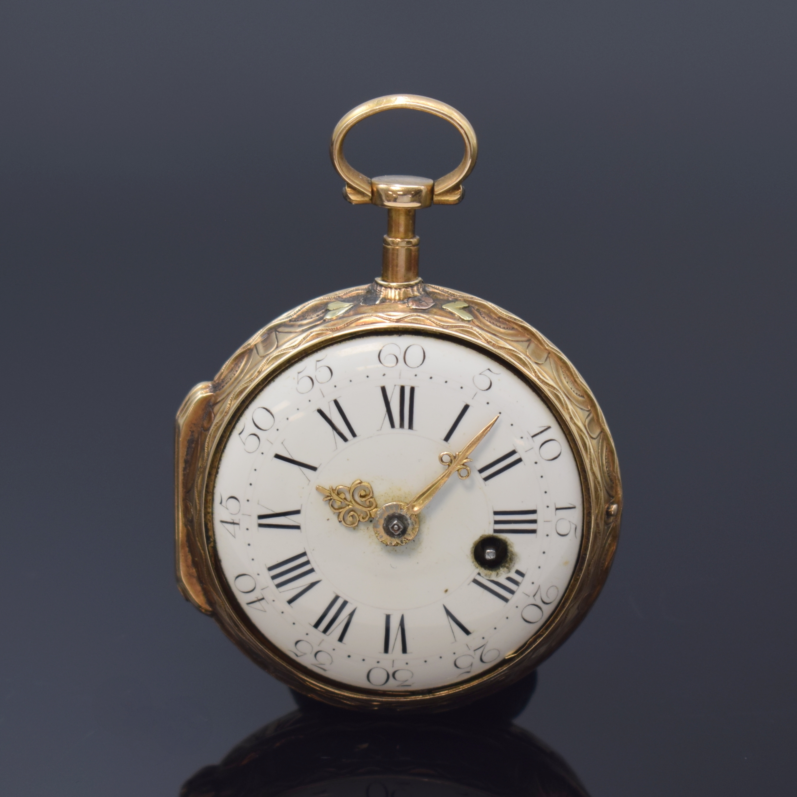 ROMILLY A PARIS Spindeltaschenuhr im 18k 4- Farb-Goldgehäuse, Frankreich um 1780, Schlüsselaufzug, vollgrav. Geh. m. grossem Aussenscharnier, ...