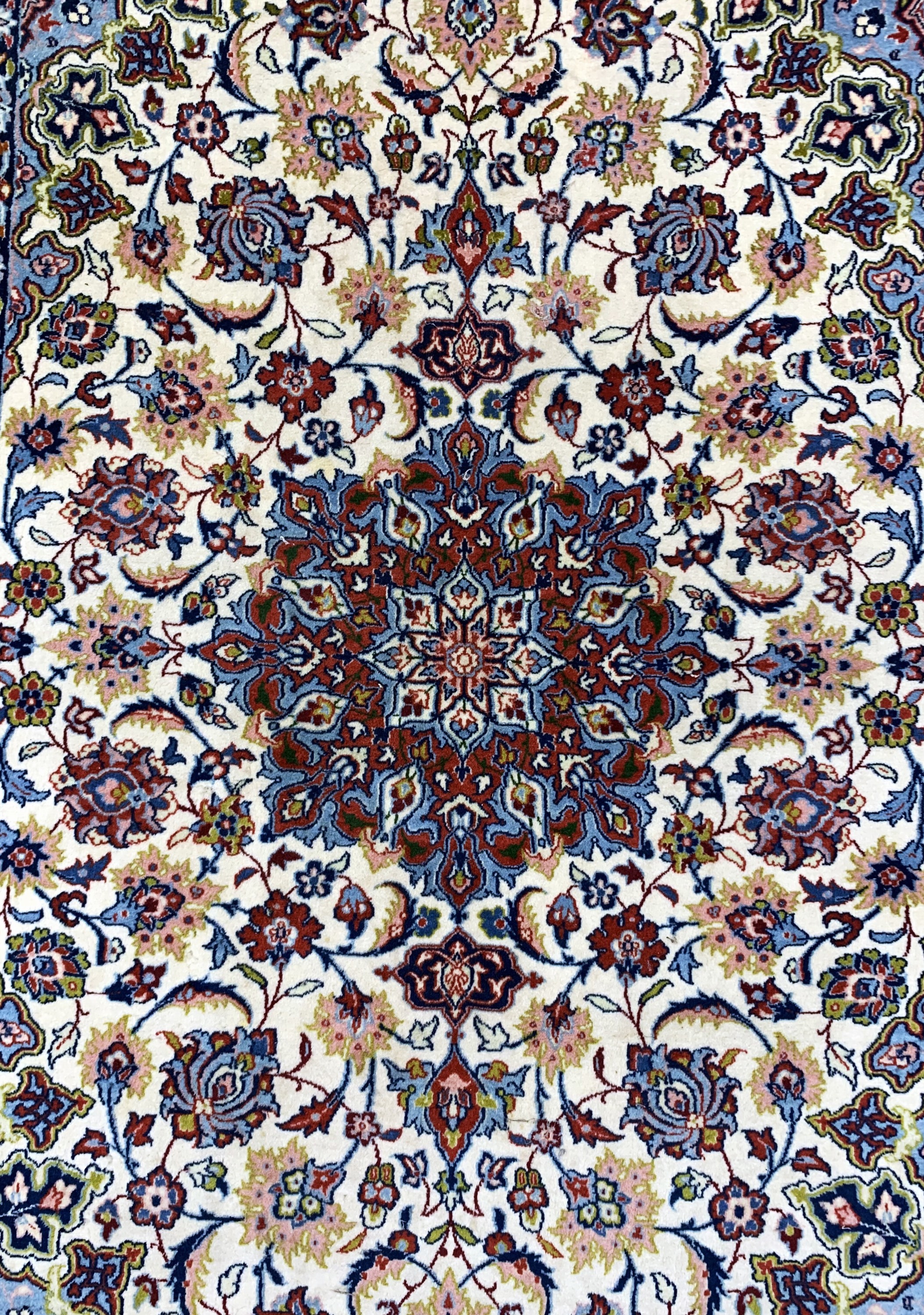 Detail c: Esfahan fein, Persien, Mitte 20.Jhd, Korkwolle auf Seide, ca. 163 x 108 cm, ca. 1,0Mio. Kn/qm, Mottenfraß, EHZ: 2