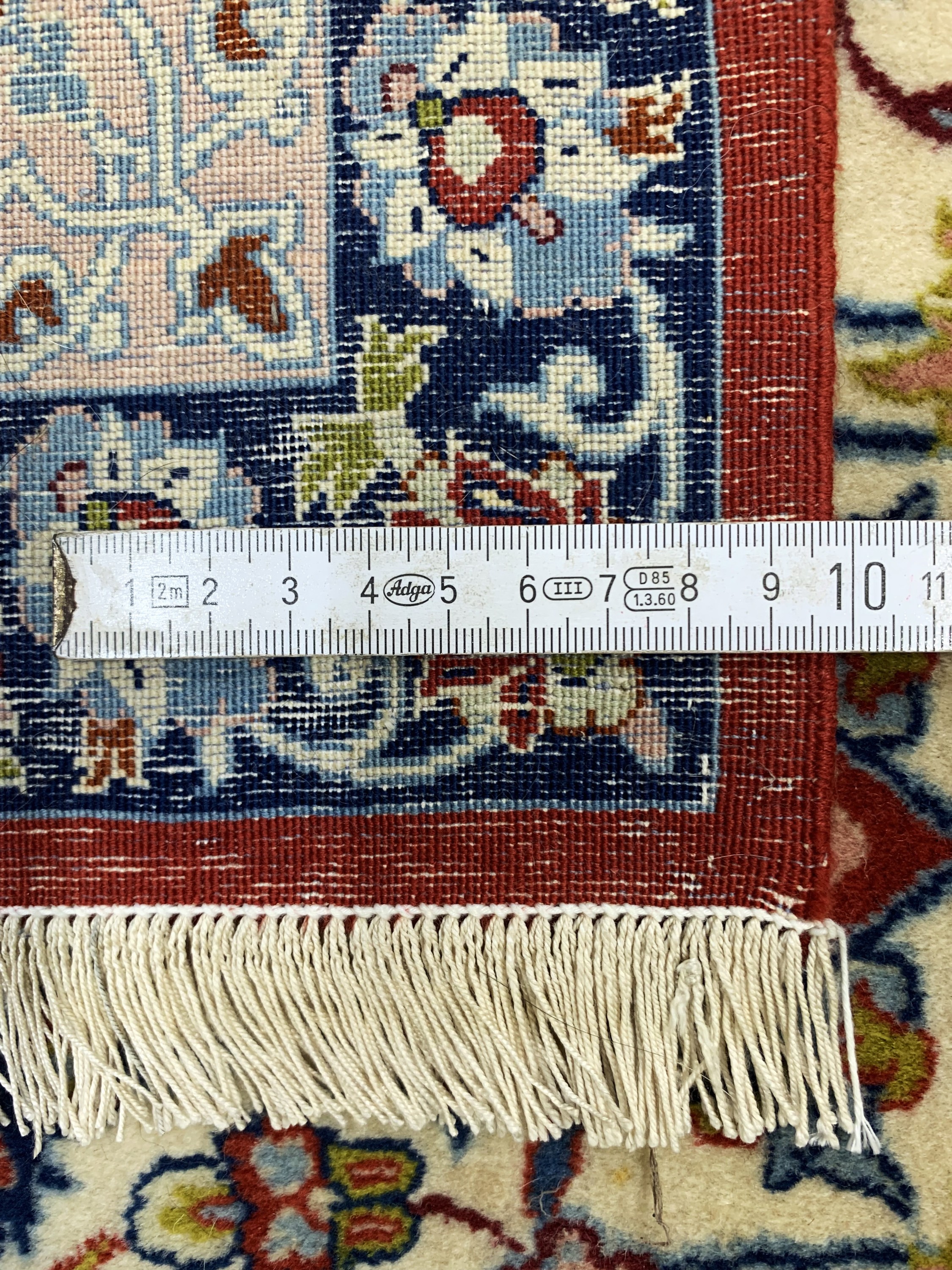Detail e: Esfahan fein, Persien, Mitte 20.Jhd, Korkwolle auf Seide, ca. 163 x 108 cm, ca. 1,0Mio. Kn/qm, Mottenfraß, EHZ: 2