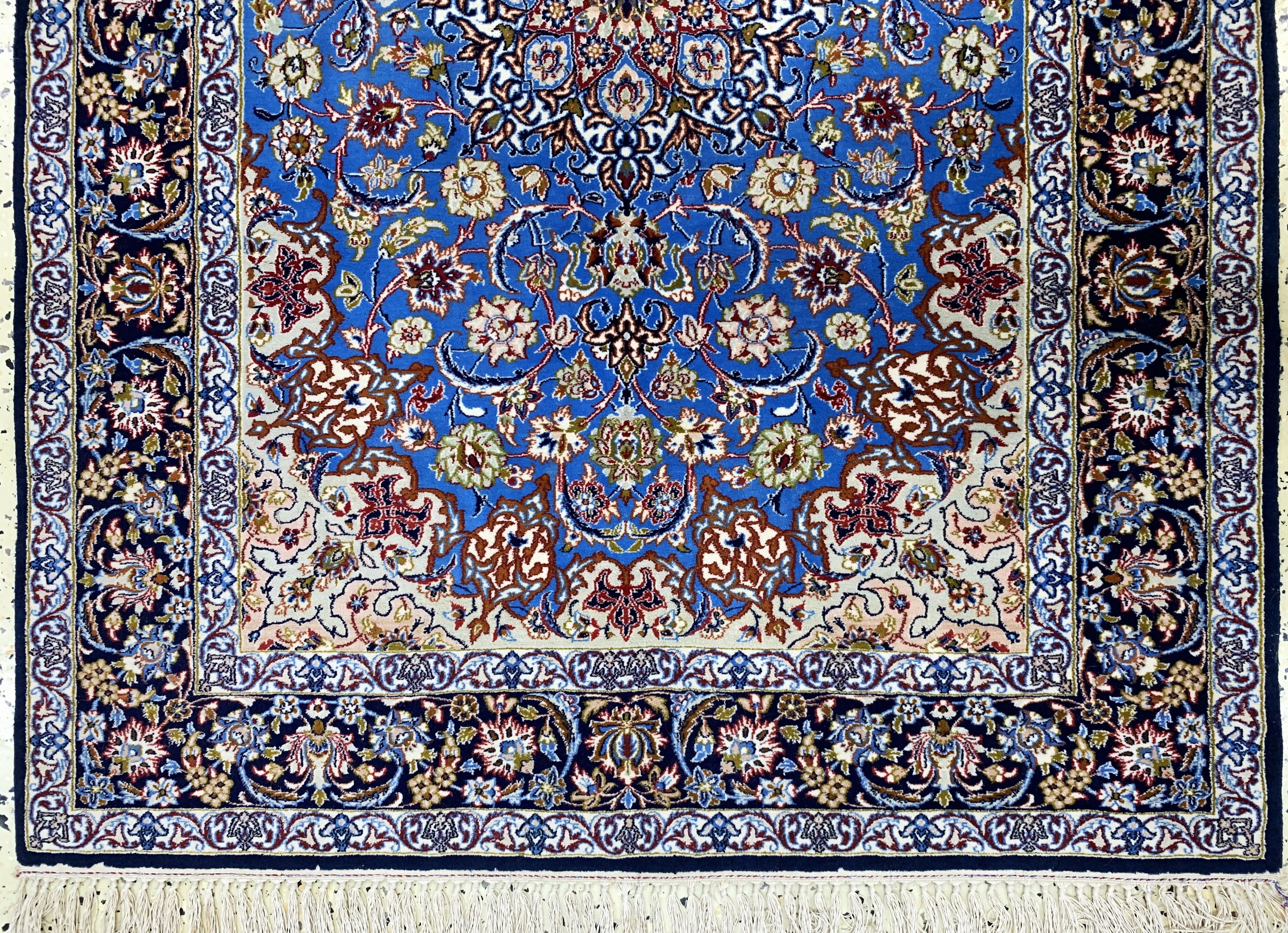 Detail b: Esfahan fein, Persien, Mitte 20.Jhd, Korkwolle auf Seide, ca. 155 x 108 cm, EHZ: 2
