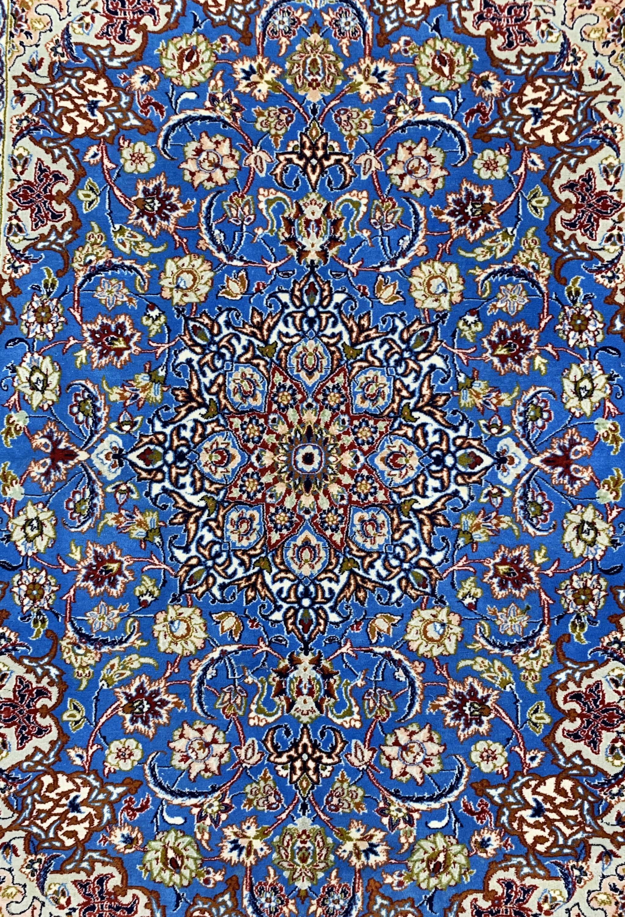 Detail c: Esfahan fein, Persien, Mitte 20.Jhd, Korkwolle auf Seide, ca. 155 x 108 cm, EHZ: 2